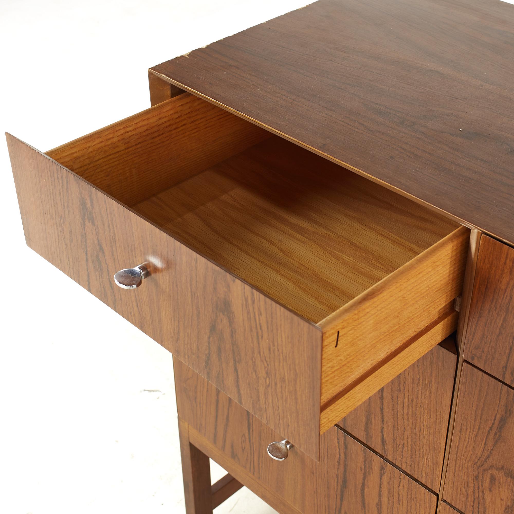 Lowboy directionnel Mid Century 10 tiroirs en vente 1