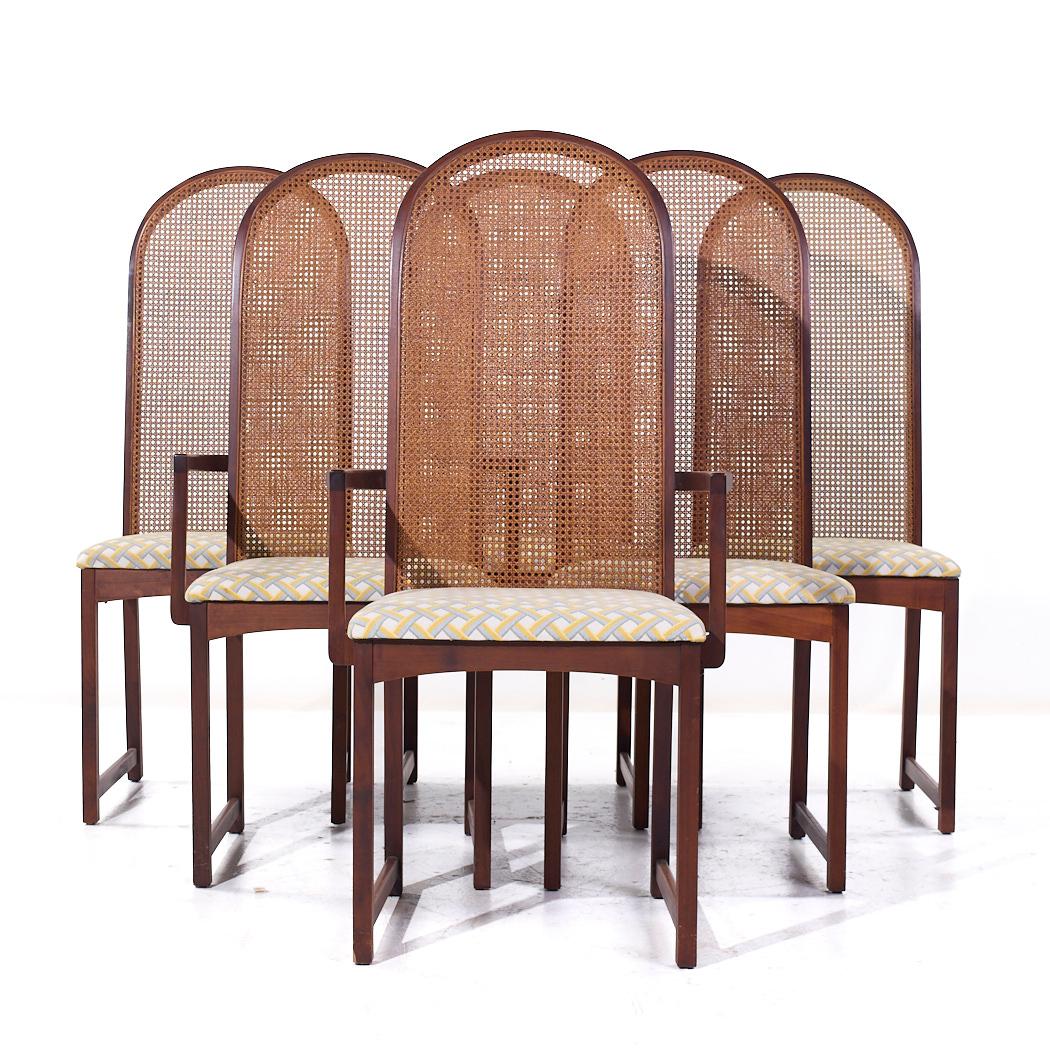 Sedie da pranzo Directional del Mid Century - Set di 6

Ogni sedia senza braccioli misura: 18 di larghezza x 19,25 di profondità x 44,25 di altezza, con un'altezza della seduta di 18 pollici.
Ogni sedia da capitano misura: 22 di larghezza x 19,25 di