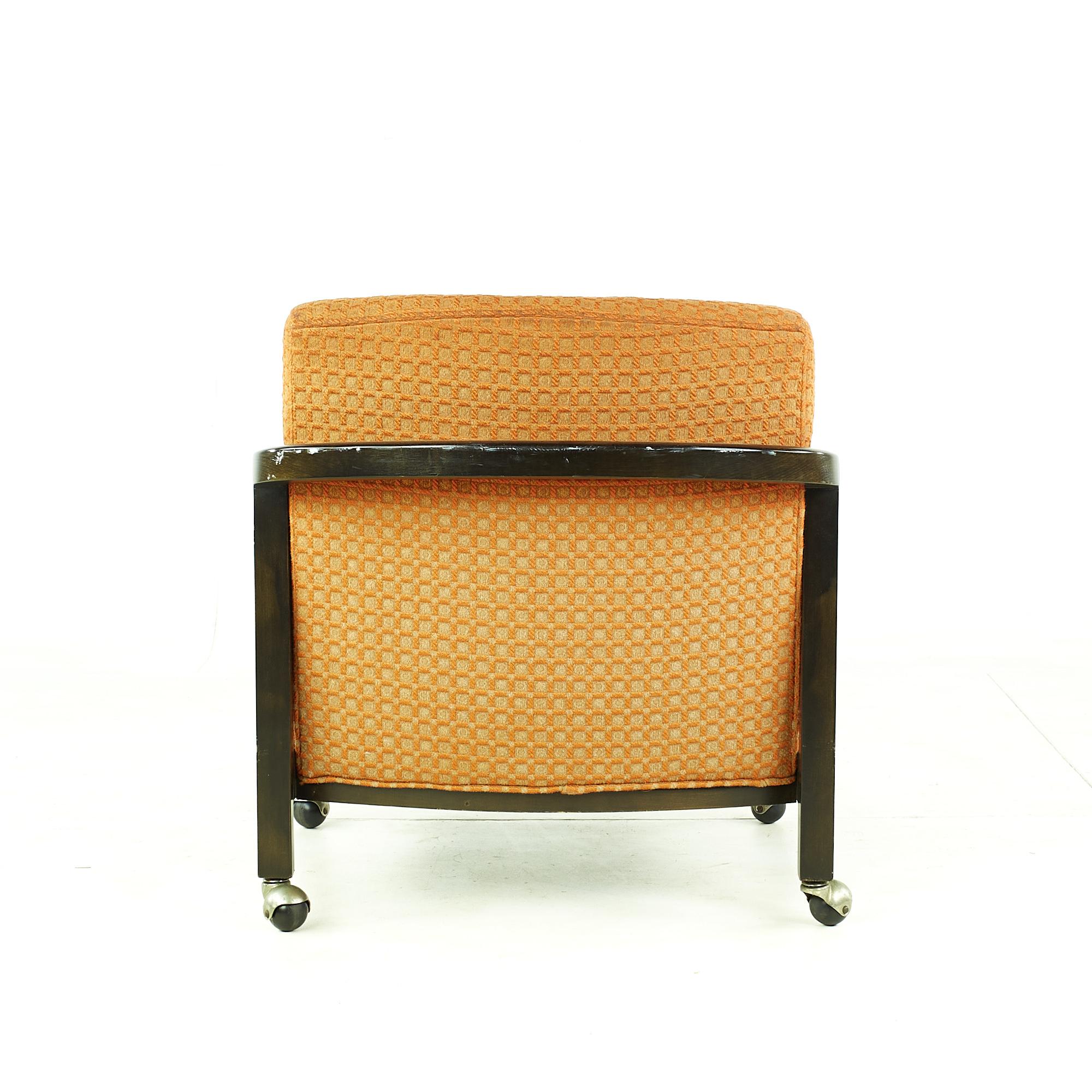 American Directional Mid Century Lounge Chair with Casters For Sale