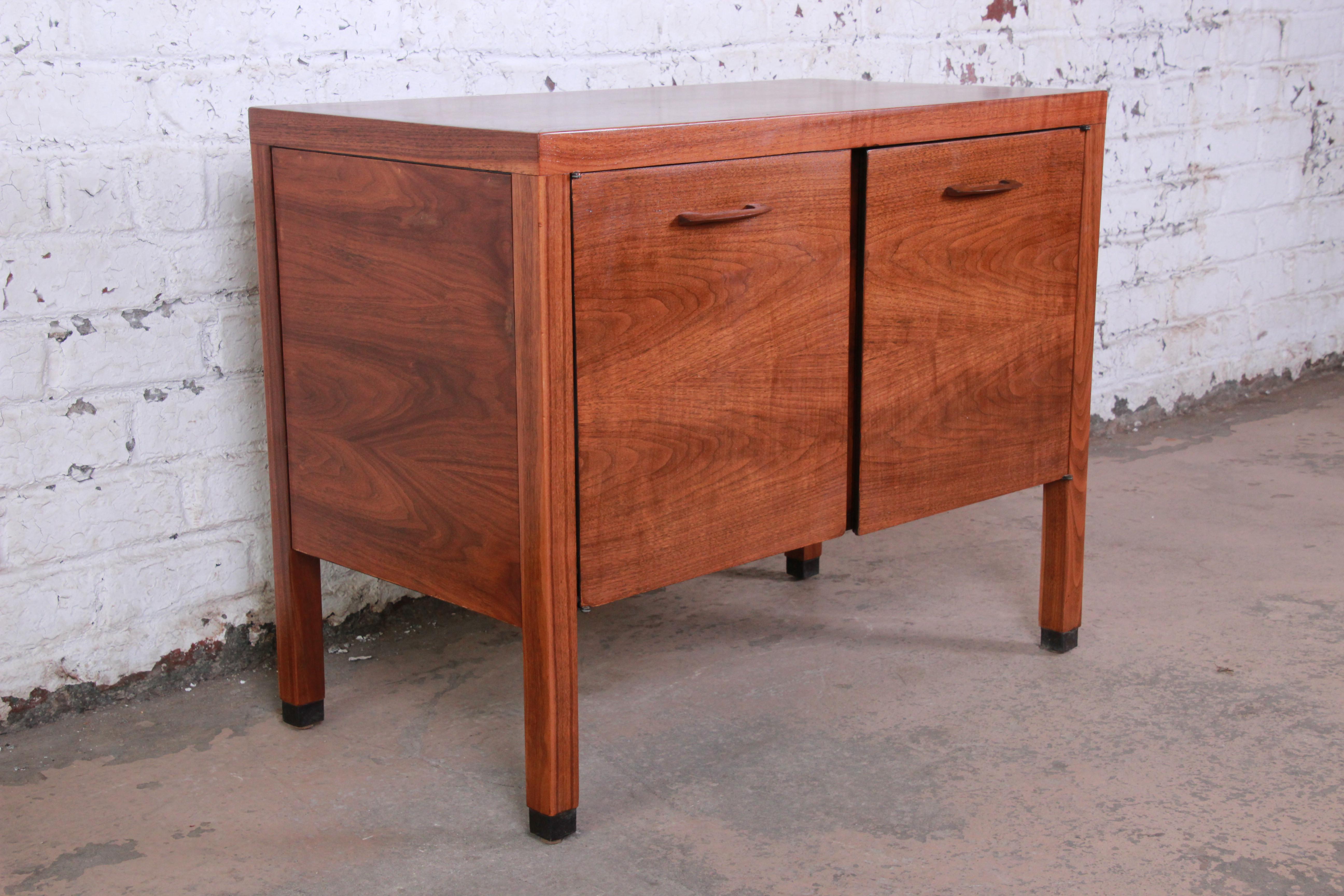 American Directional Mid-Century Modern Walnut Small Credenza or Record Cabinet