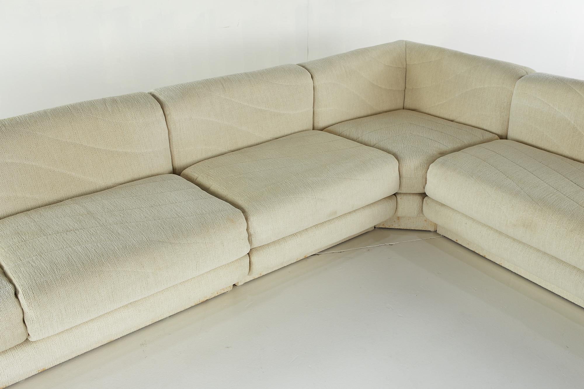 Directional Mid-Century Sectional Sofa In Good Condition For Sale In Countryside, IL