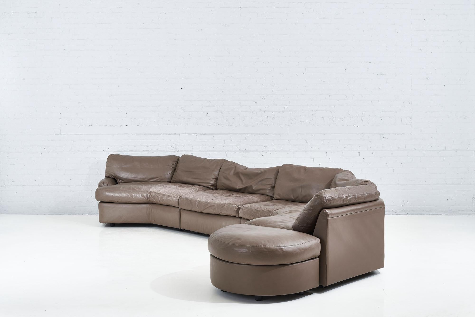Modulares Sechseck-Sofa mit linearer Struktur, 1970 (Postmoderne) im Angebot