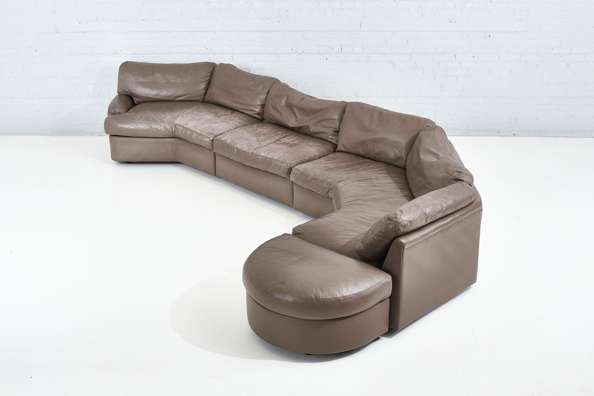 Modulares Sechseck-Sofa mit linearer Struktur, 1970 (amerikanisch) im Angebot