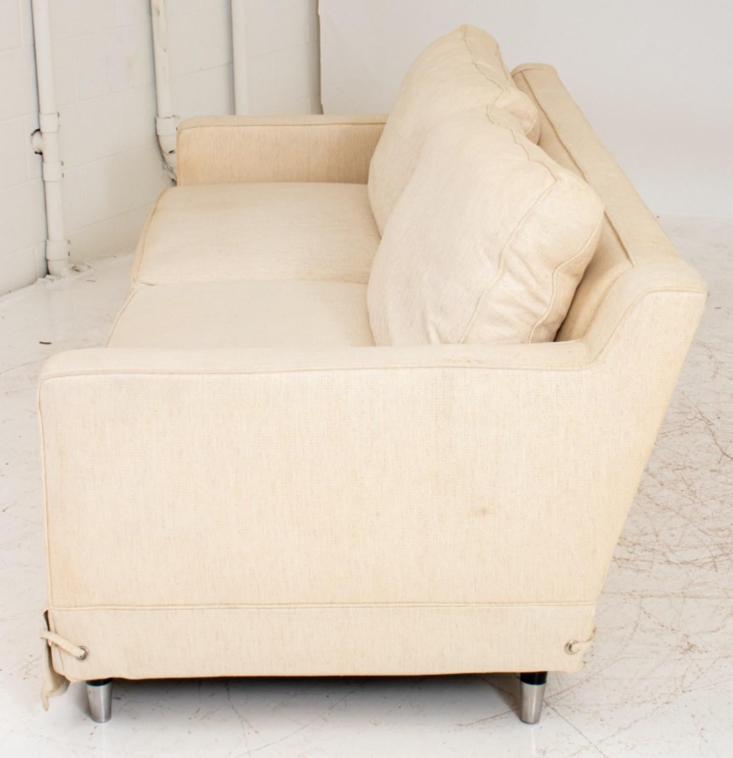 Directional Modern 'PCL' Upholstered Sofa

Brand: Directional
Model: 'PCL'
Features: Upholstered sofa with label on the bottom.

Dimensions: 26