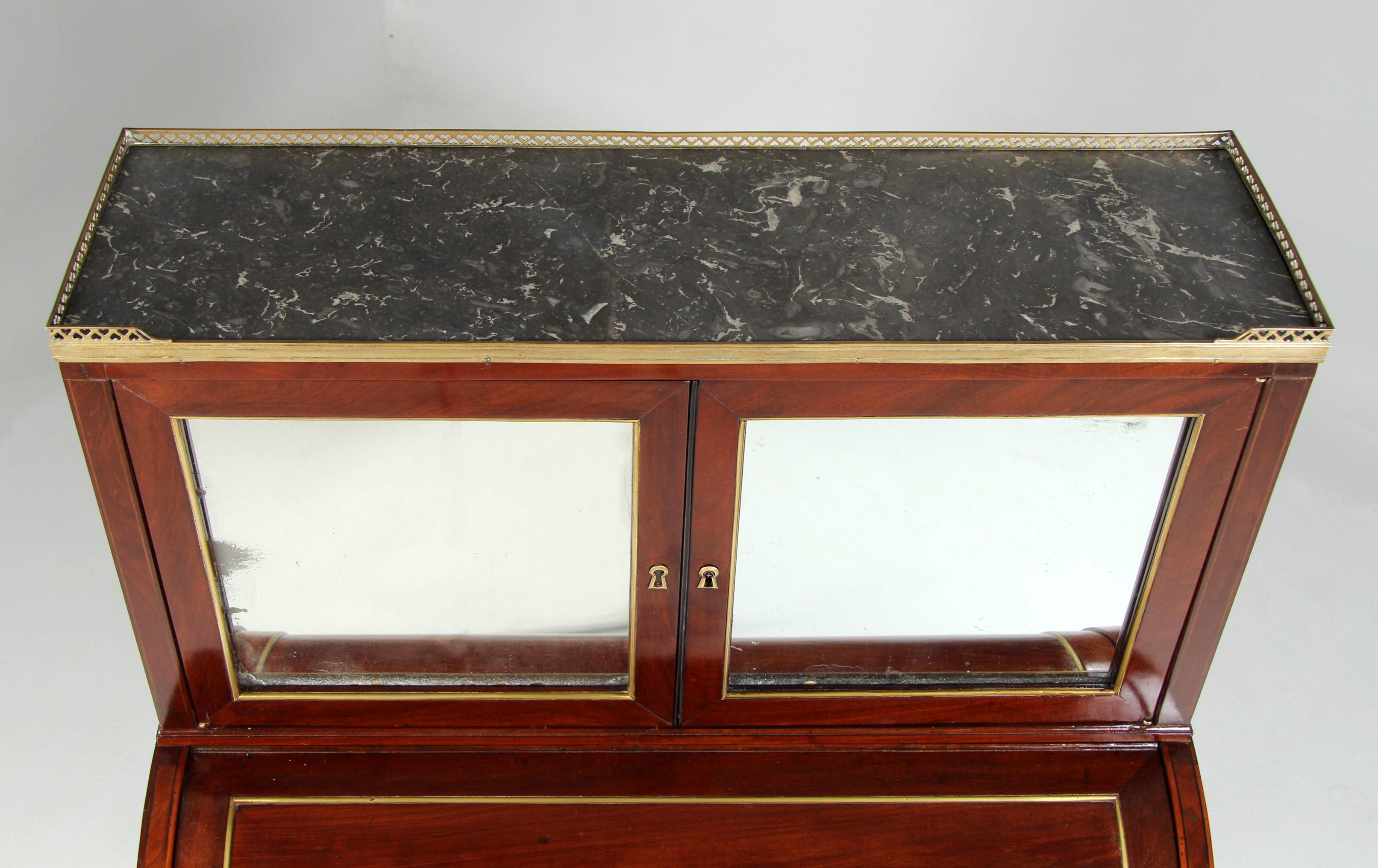 Directoire Bureau a Cylindre - France, circa 1800, Mahogany Secretaire or Desk For Sale 3