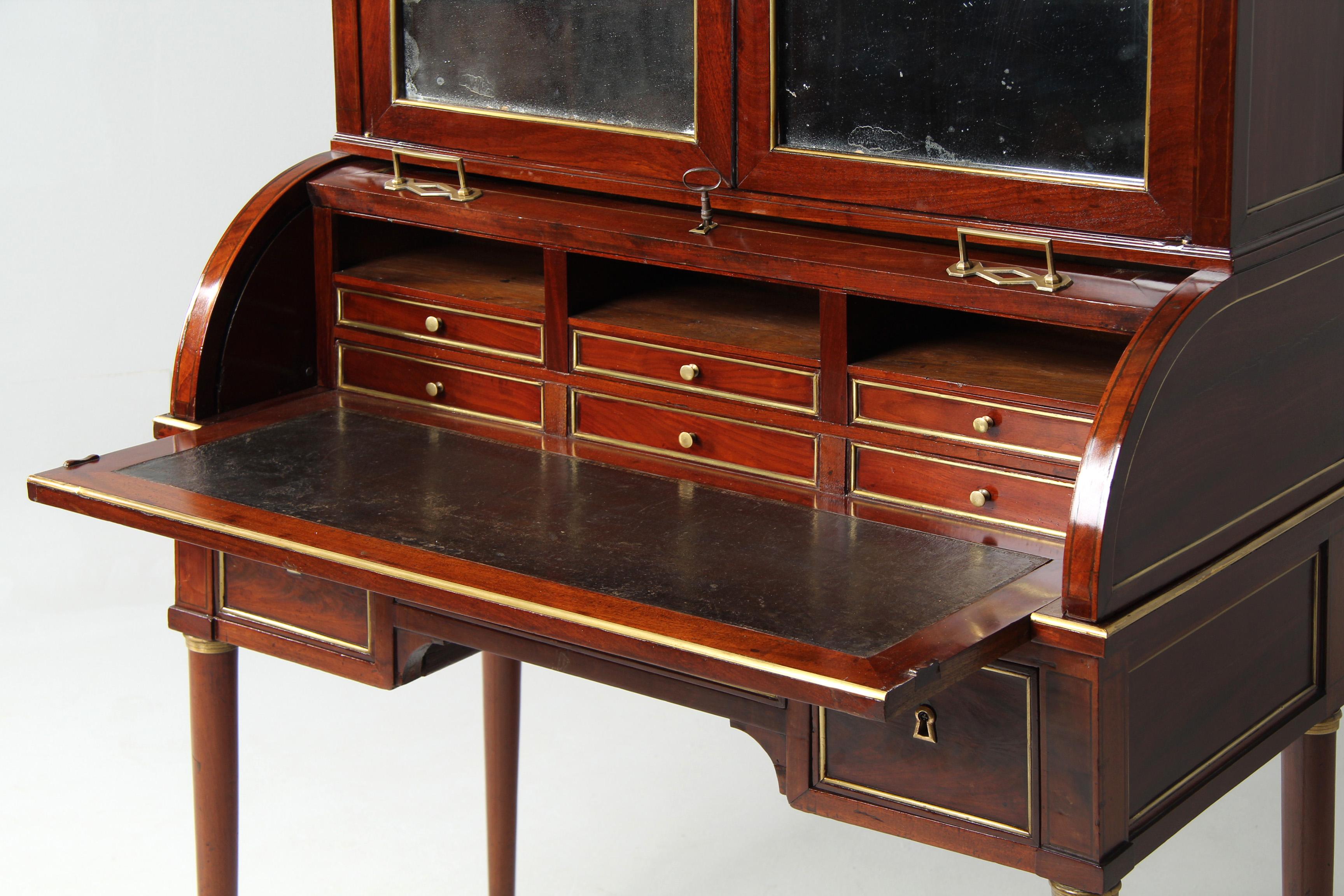 French Directoire Bureau a Cylindre - France, circa 1800, Mahogany Secretaire or Desk For Sale