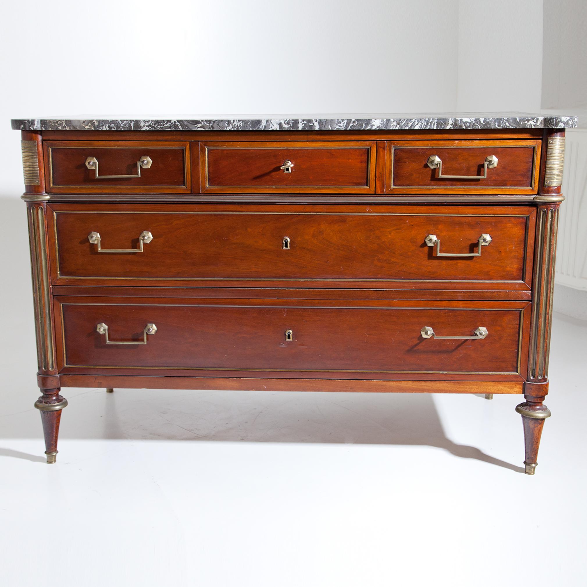 Directoire Chest of Drawers, circa 1790 In Good Condition In Greding, DE