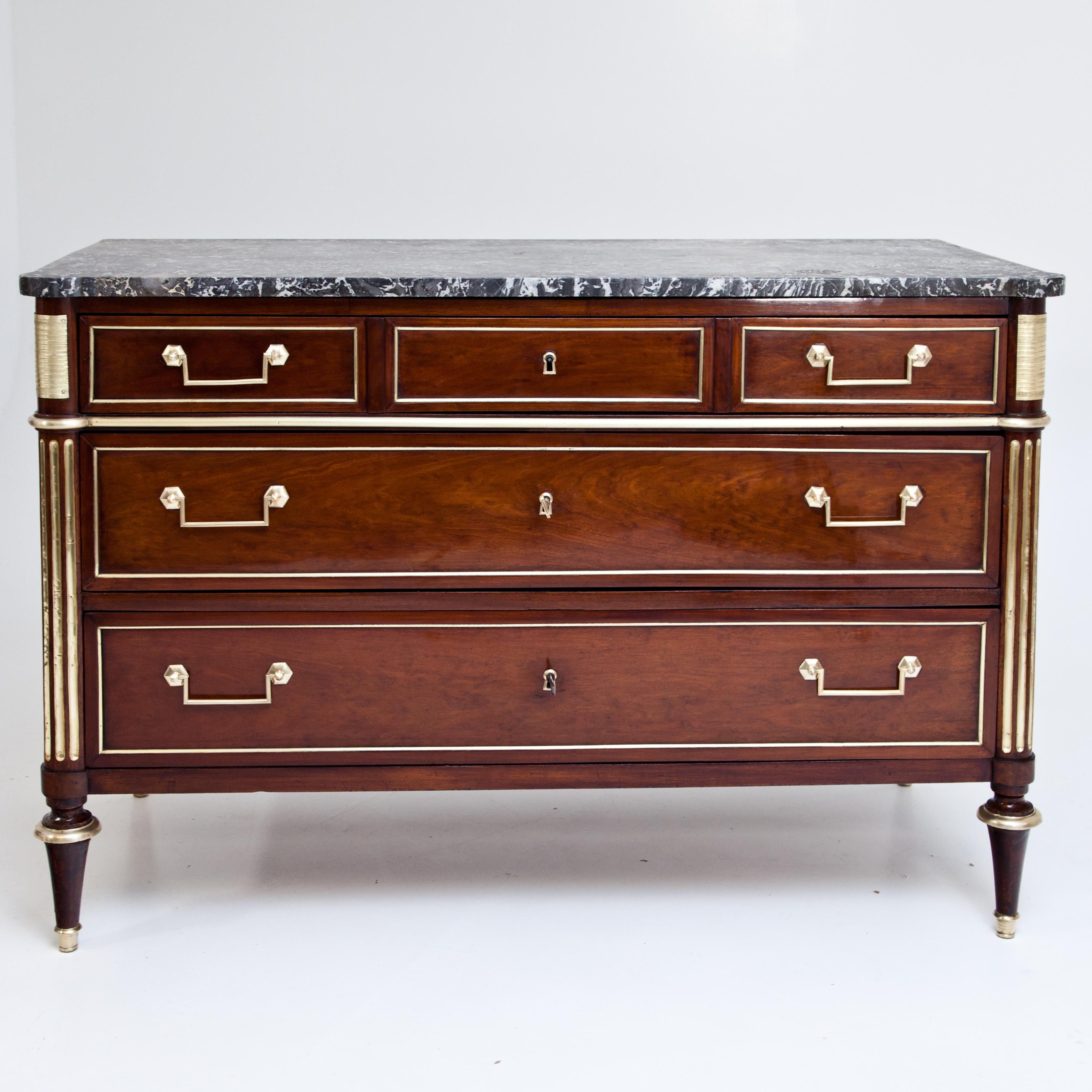 Directoire Chest of Drawers, France, circa 1790 In Good Condition In Greding, DE