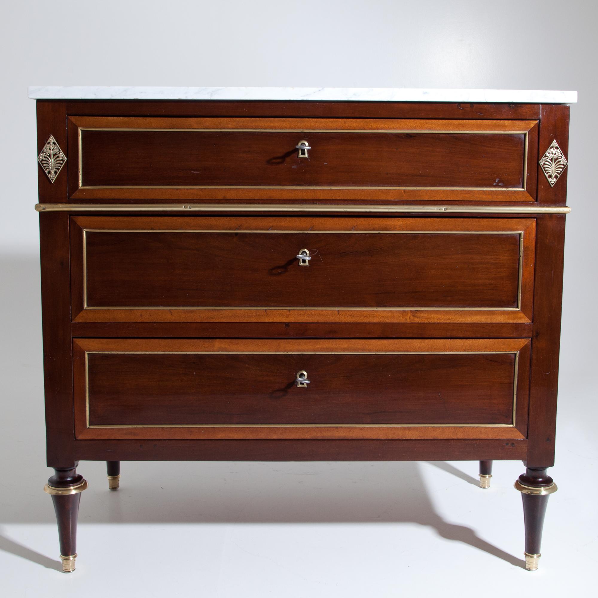 Directoire Chest of Drawers, France Early 19th Century In Good Condition In Greding, DE