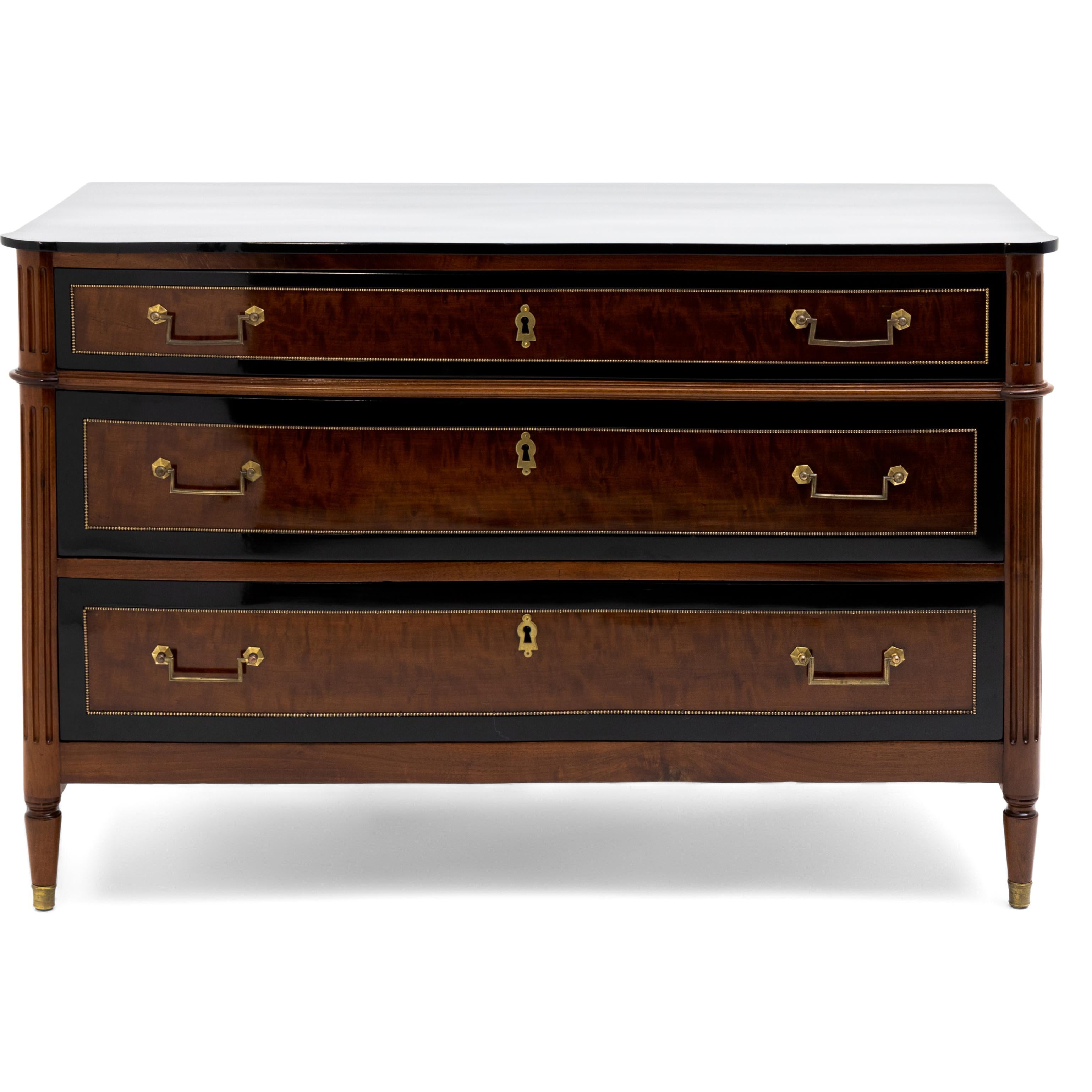 Veneer Directoire Chest of Drawers, Mahogany, France, circa 1790