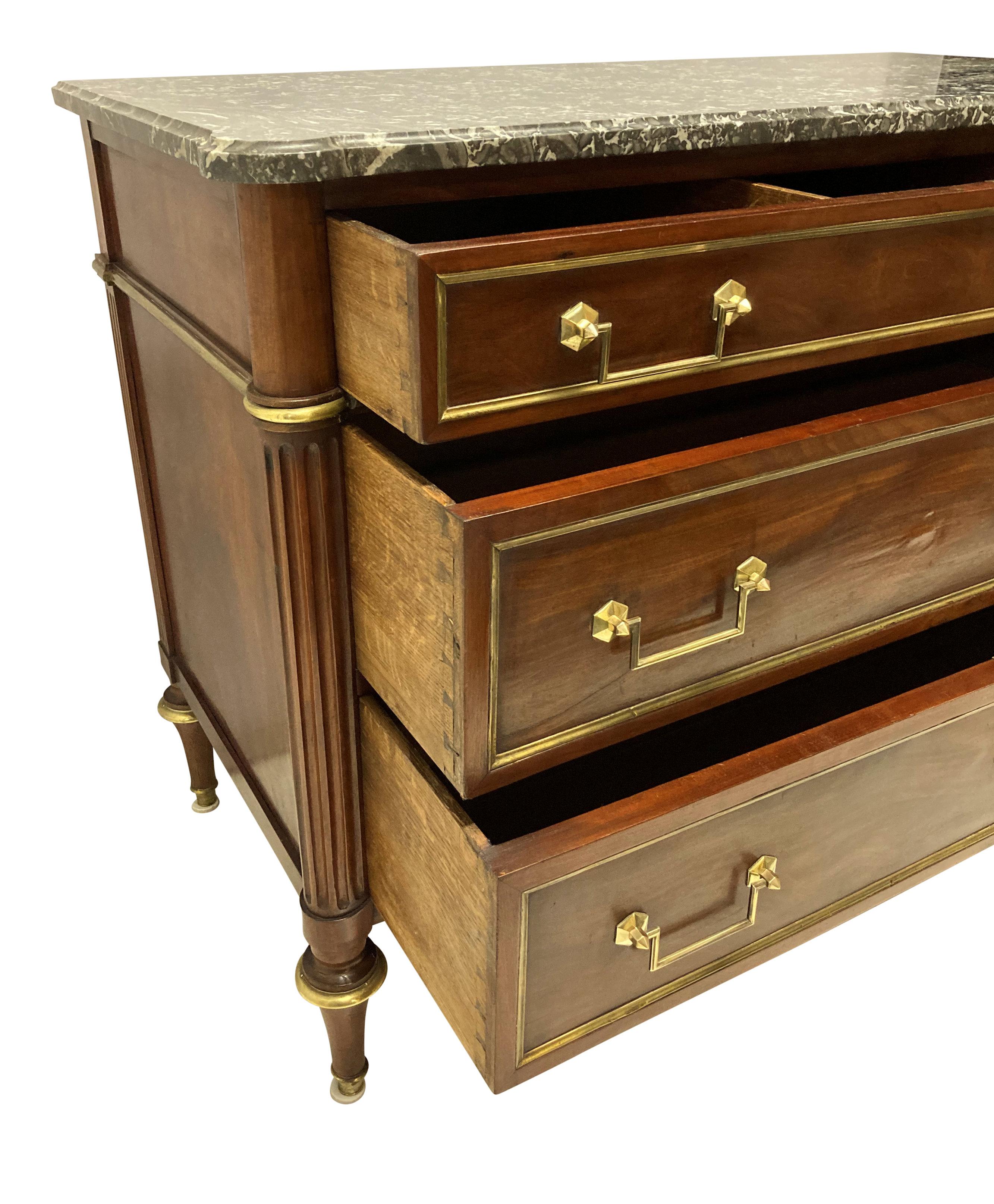 Commode Directoire in mogano con piano in marmo grigio in vendita 1