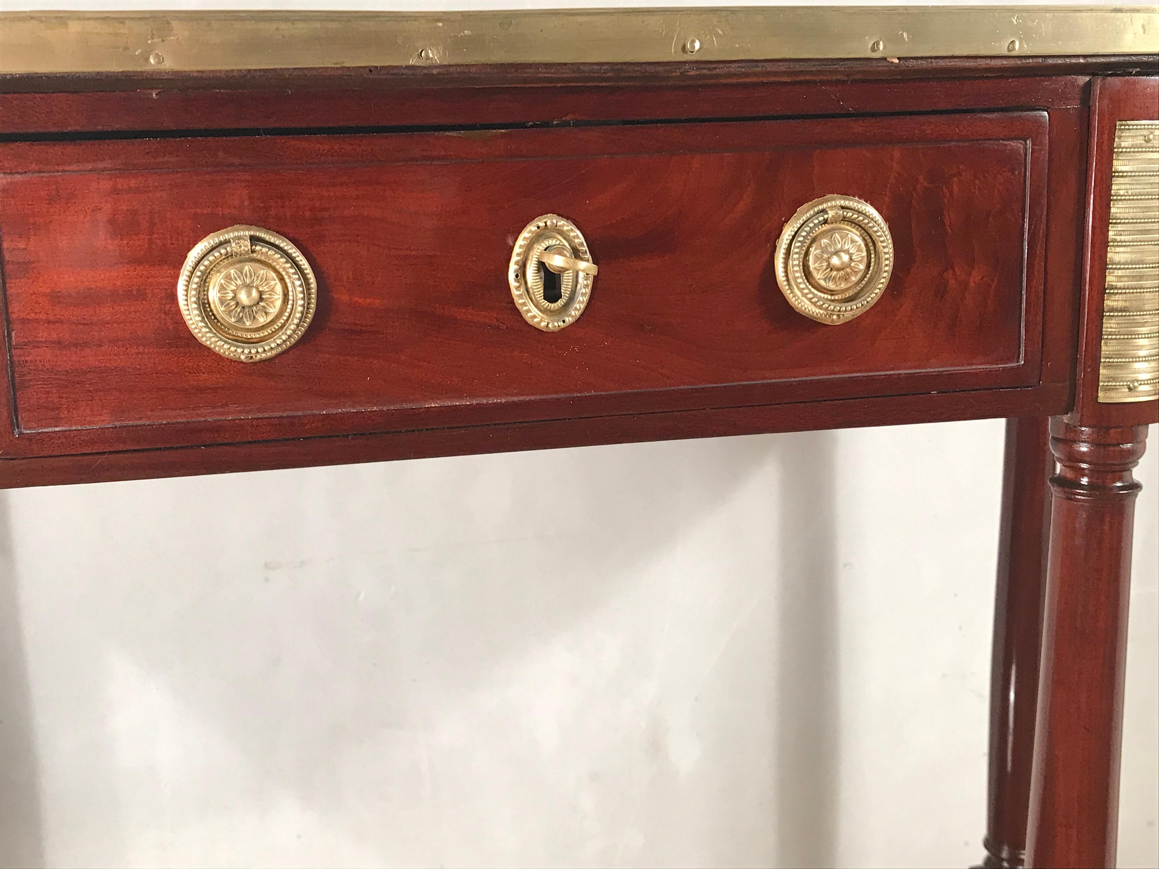 Directoire Console Table, France, circa 1800, Mahogany In Good Condition For Sale In Belmont, MA