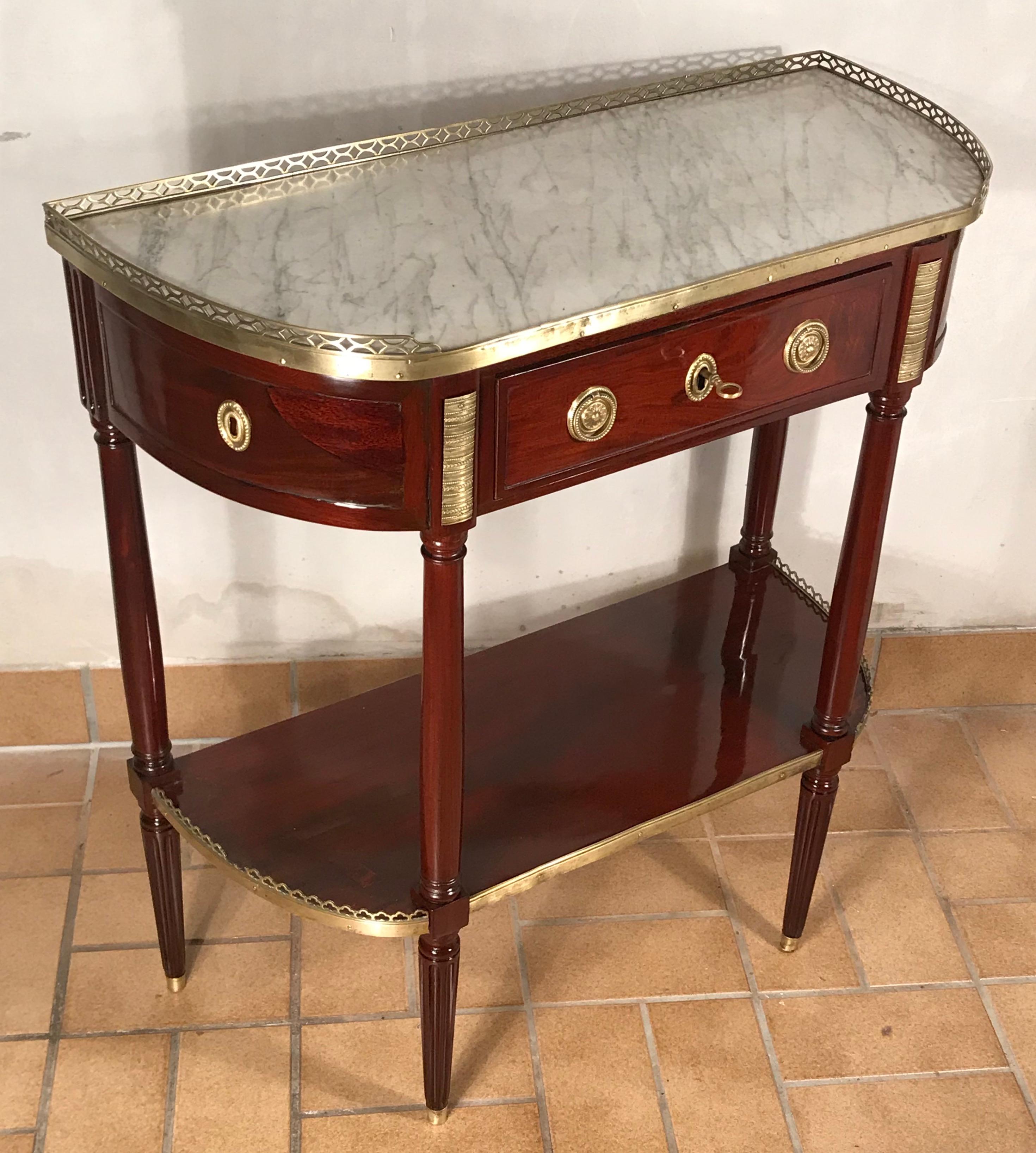 Directoire Console Table, France, circa 1800, Mahogany For Sale 2