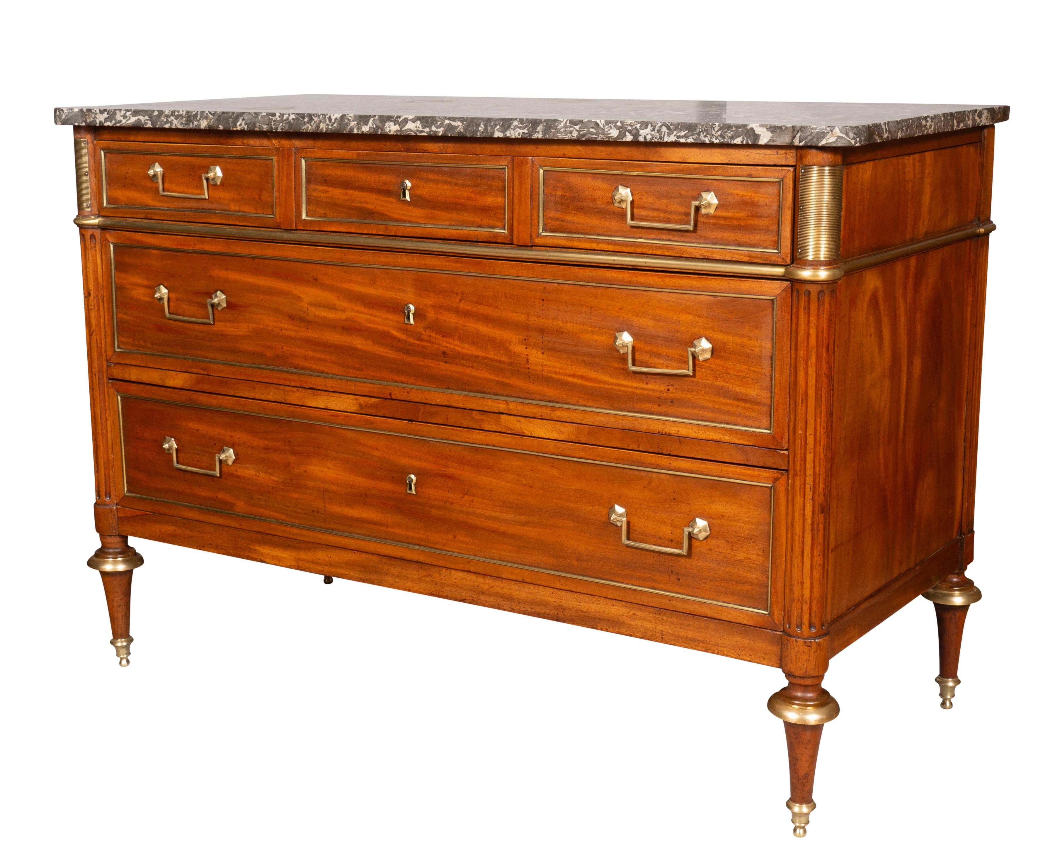 Commode con montatura in mogano e ottone del Direttorio in vendita 3