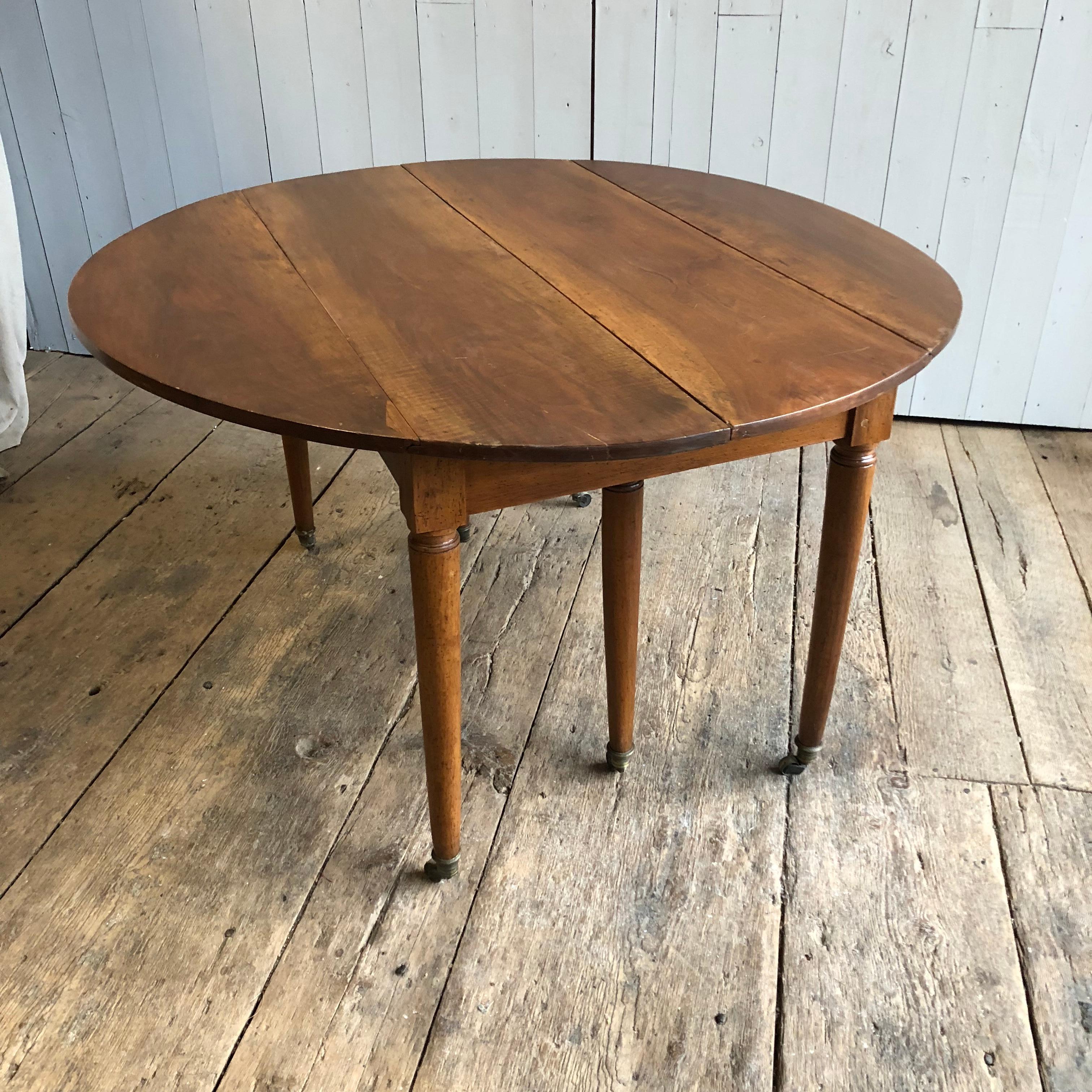Directoire Period Drop Leaf Dining Table, circa 1800 4
