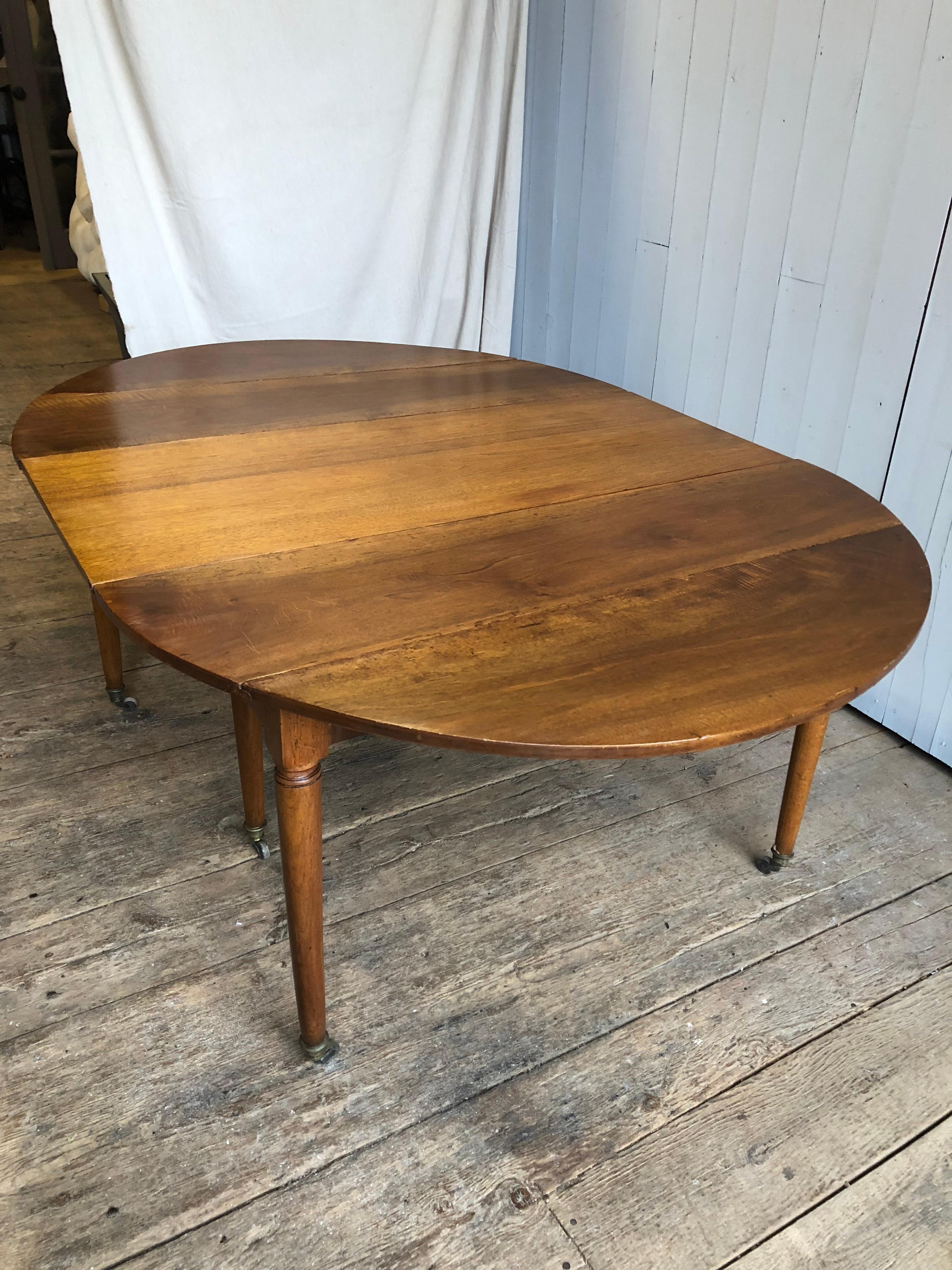 Directoire Period Drop Leaf Dining Table, circa 1800 In Good Condition In Doylestown, PA