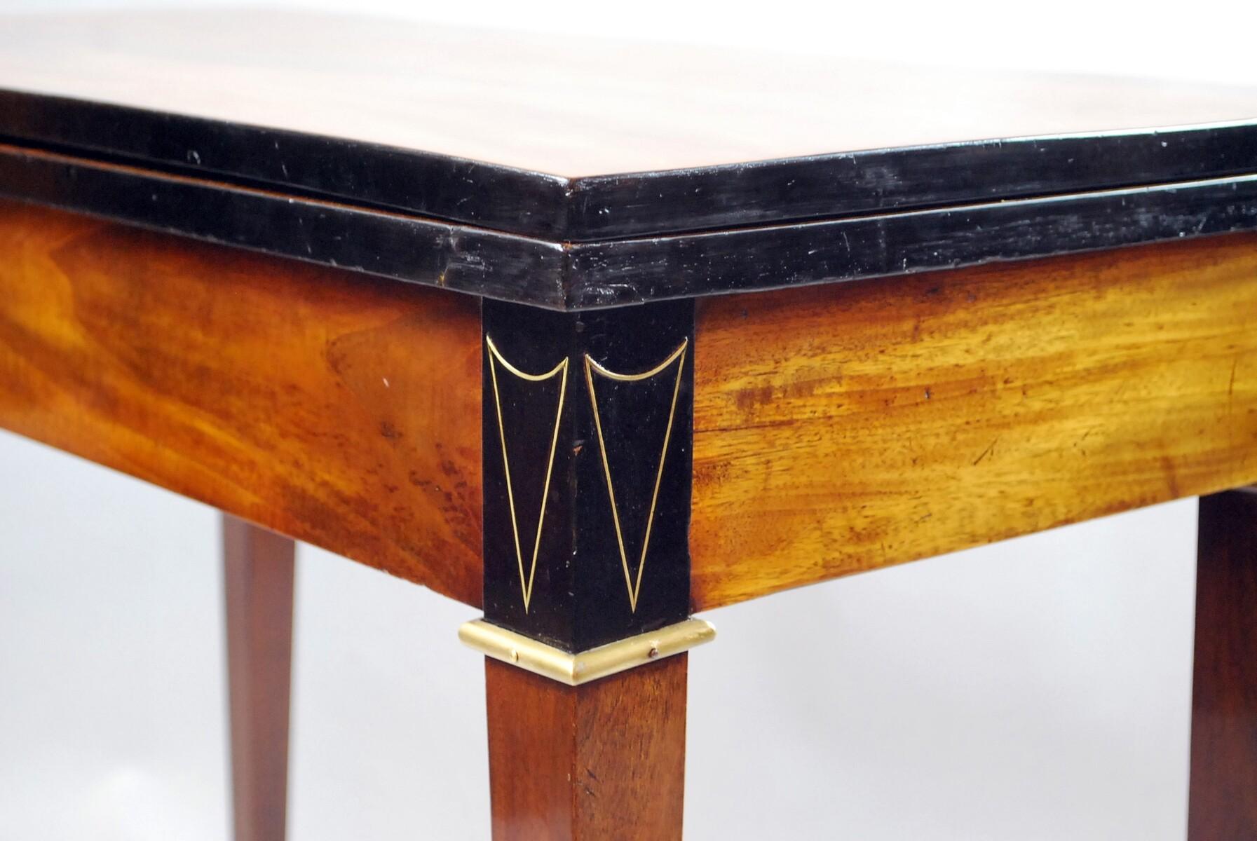 XVIIIe siècle et antérieur Table de jeu d'époque Directoire - C.18e siècle en vente