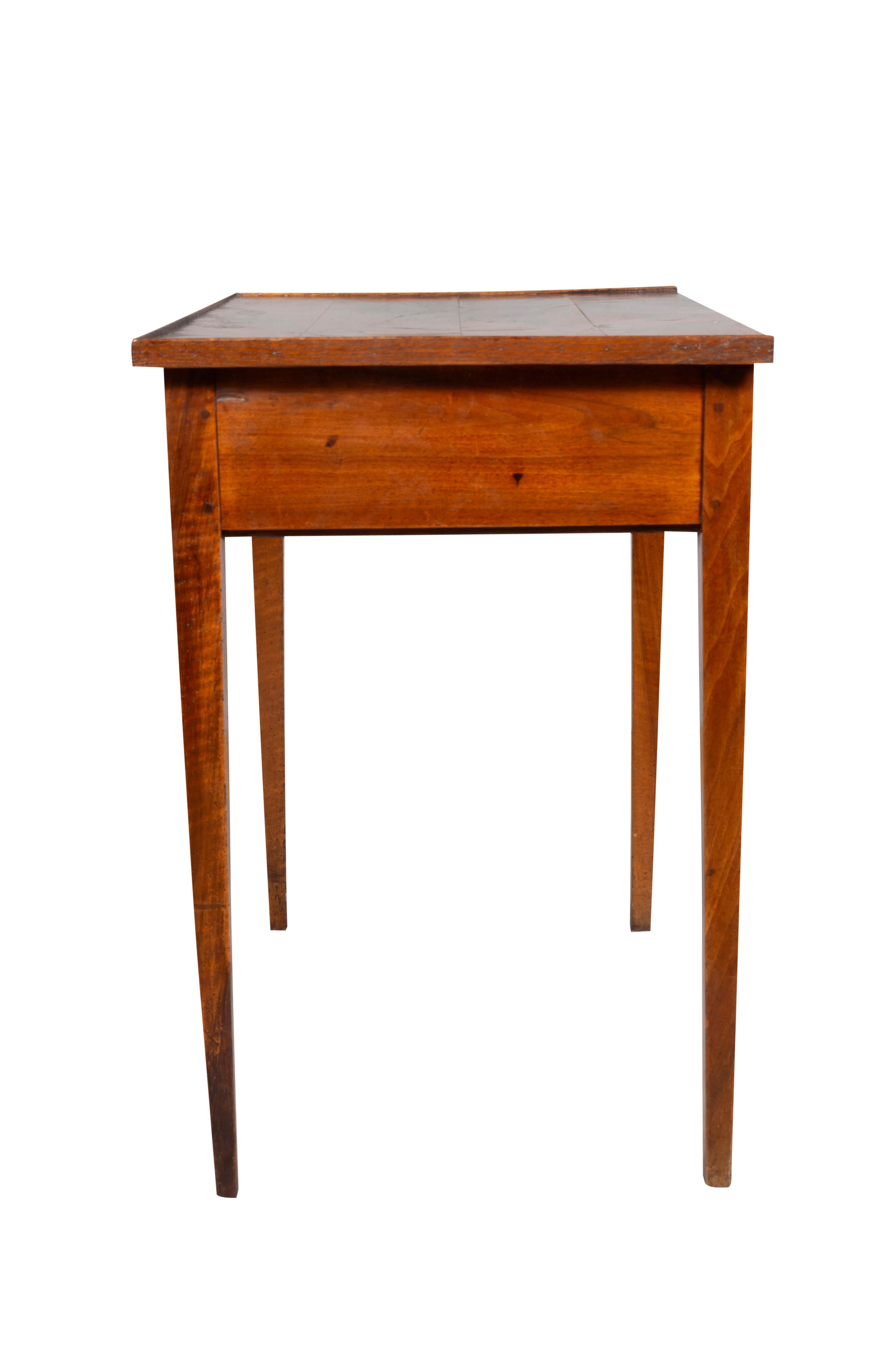 Directoire Provincial Walnut Table In Good Condition For Sale In Essex, MA