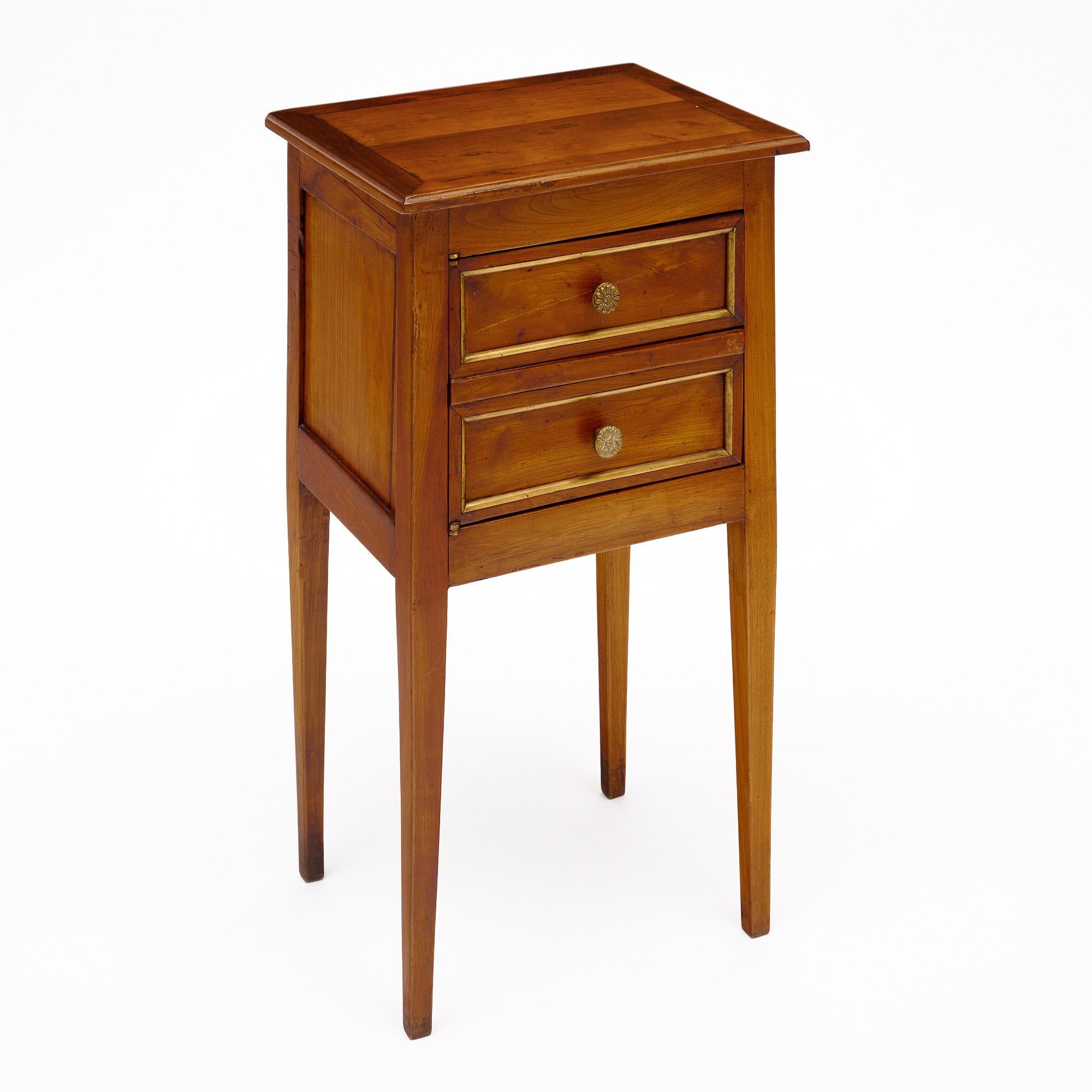 Directoire Side Table Directorio en venta