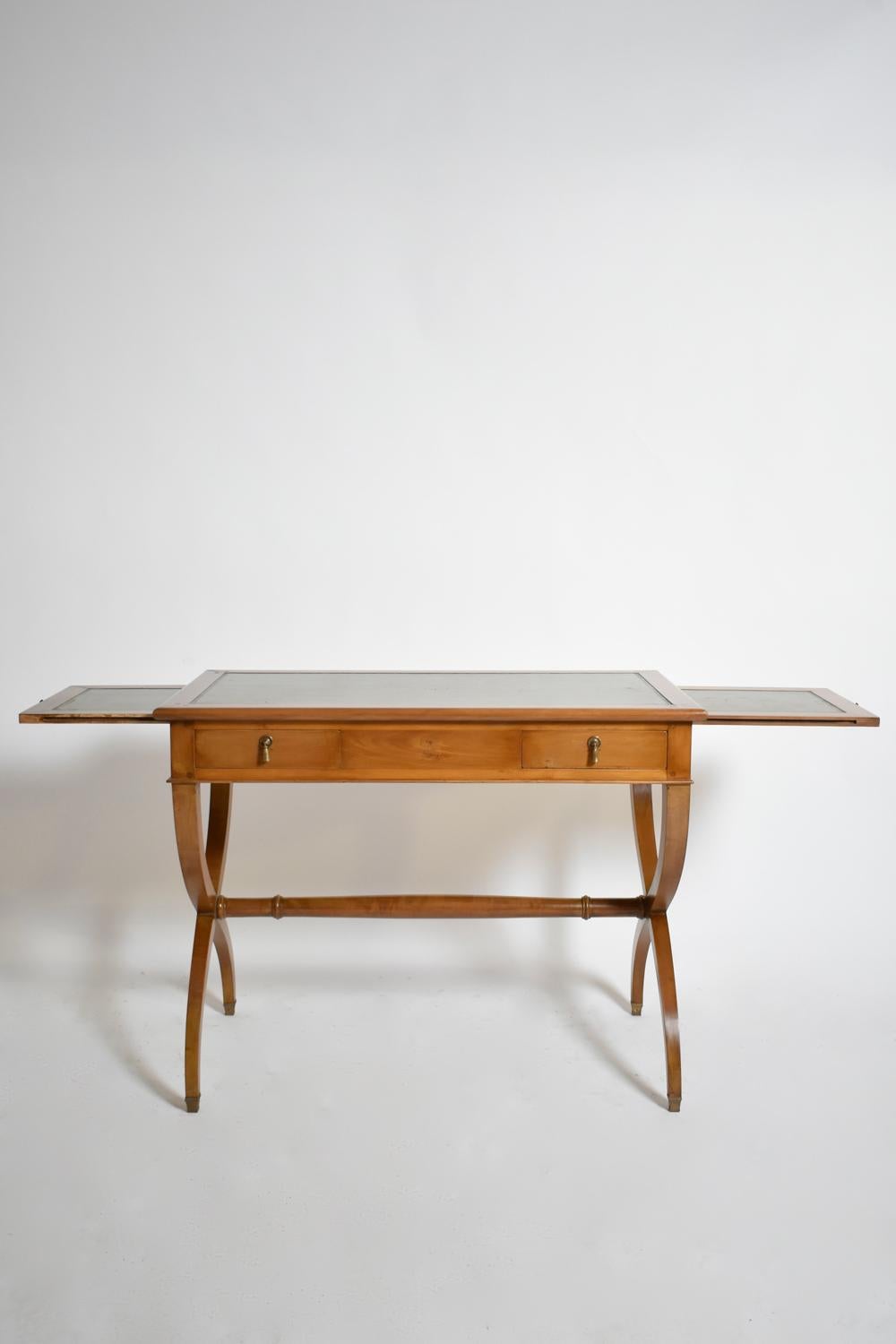 Directoire stye curule console table, 1970s. In condizioni ottime in vendita a Lisboa, PT