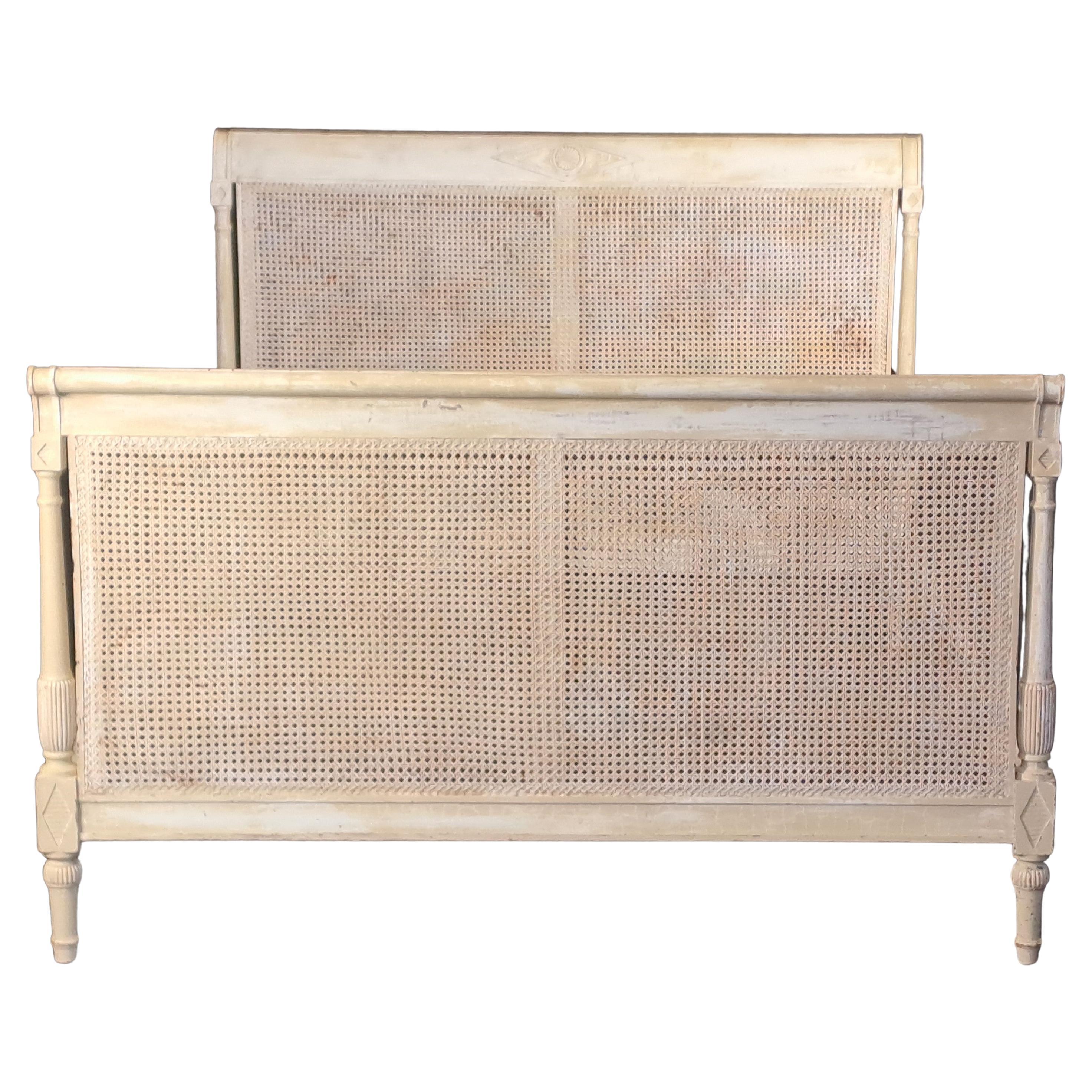Cama Estilo Directoire En Madera Lacada Y Canwork