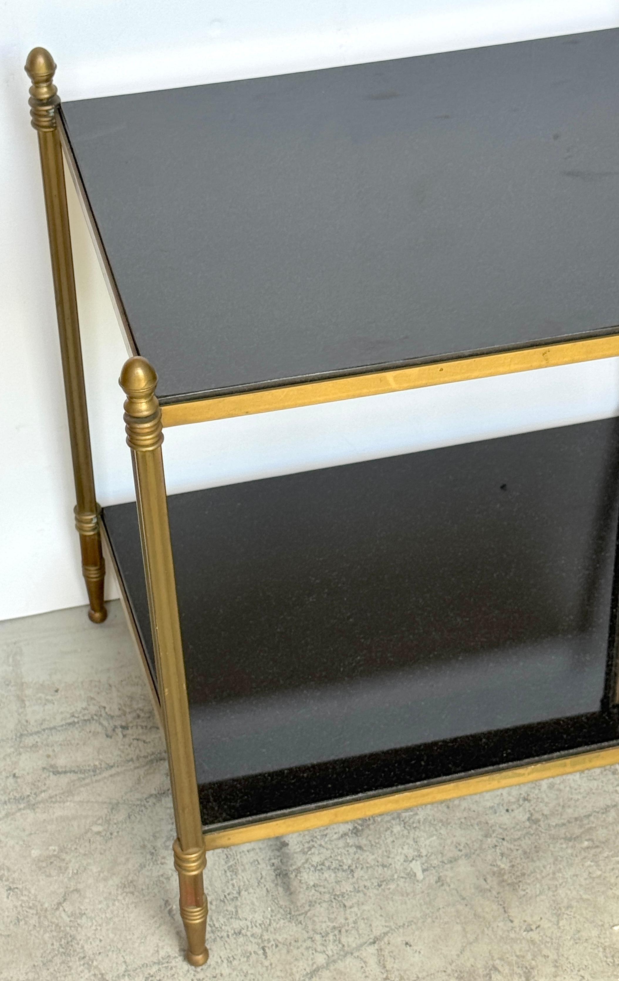 Directoire Style Brass & Black Marble 2-Tier Side Table, Style of Maison Jansen Vaciado en venta
