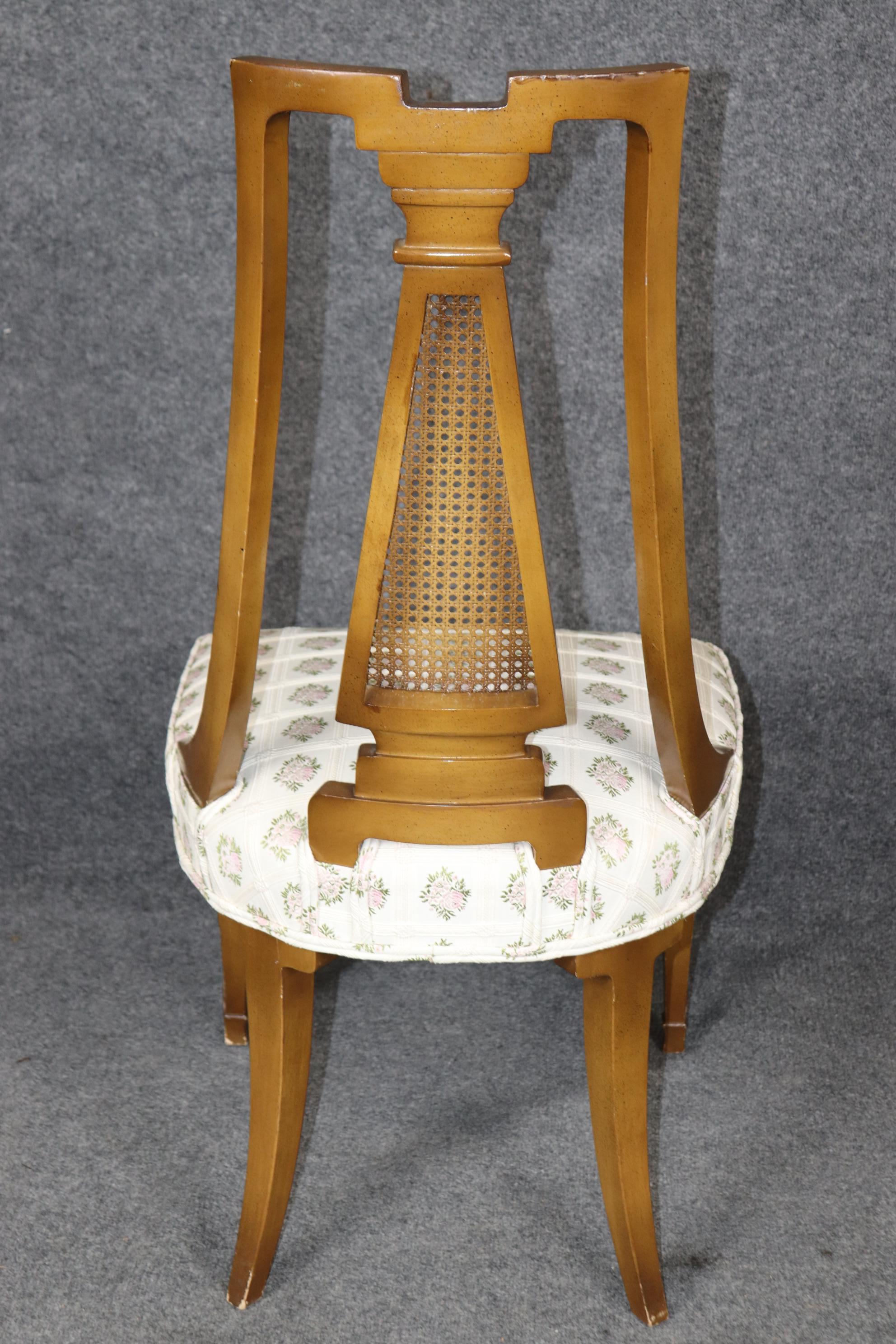Directoire Stil geschnitzt Nussbaum Stock zurück Schreibtisch Vanity Side Chair im Zustand „Gut“ im Angebot in Swedesboro, NJ