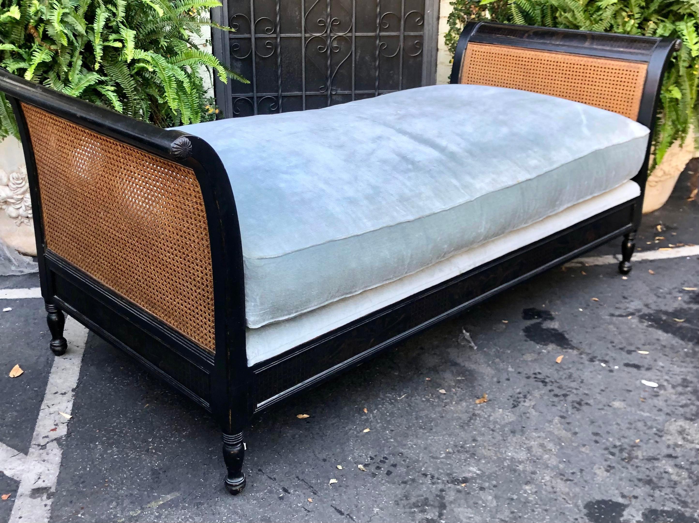 Late 20th Century Directoire Style Chinoiserie Black & Gold Chaise Lounge Double Cane Daybed Sofa