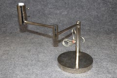 Lampe de table réglable de style Directoire chromée, signée Ralph Lauren