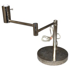 Lampe de table réglable de style Directoire chromée, signée Ralph Lauren