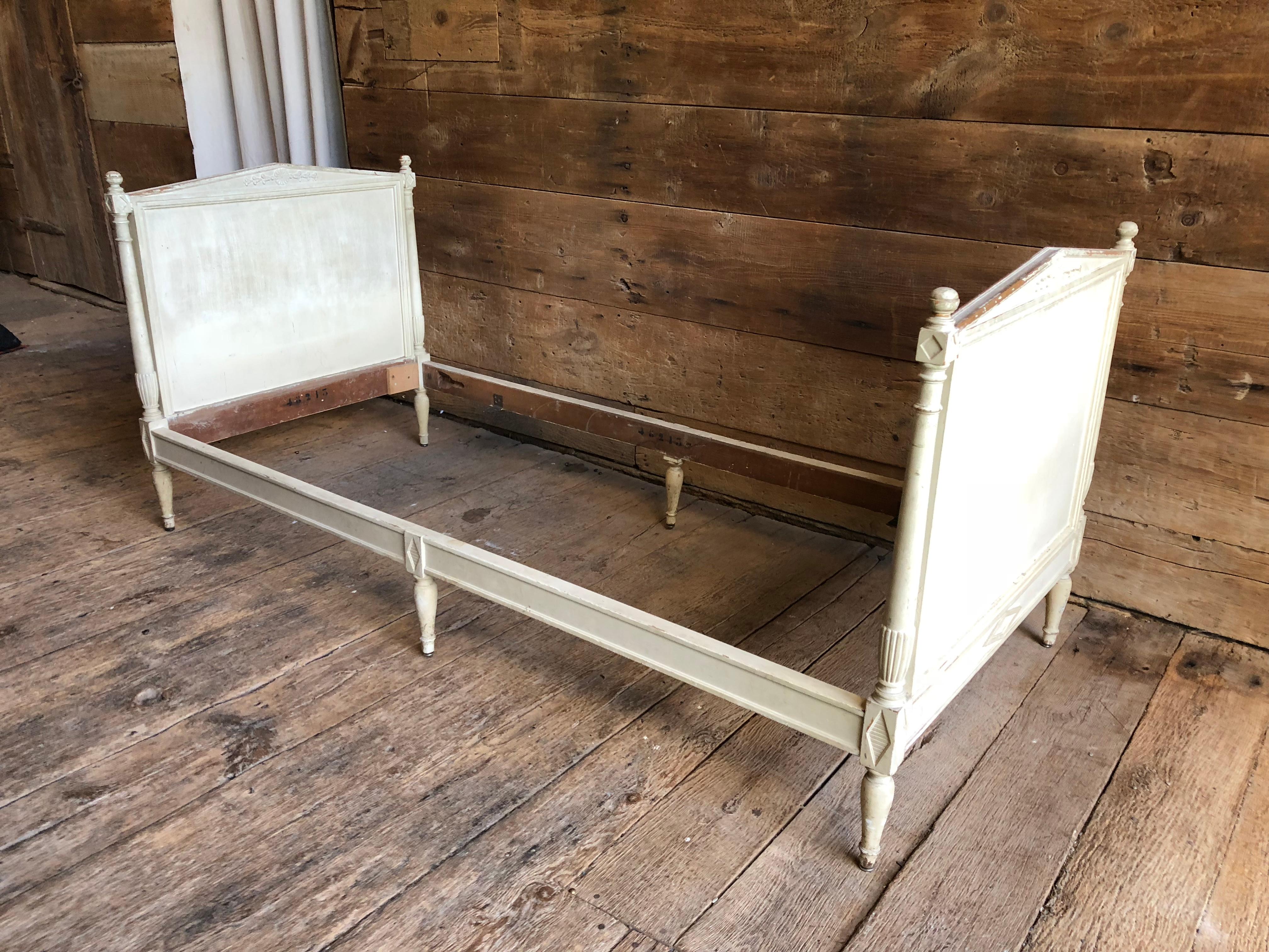Painted Directoire Style Daybed, 19th Century, French