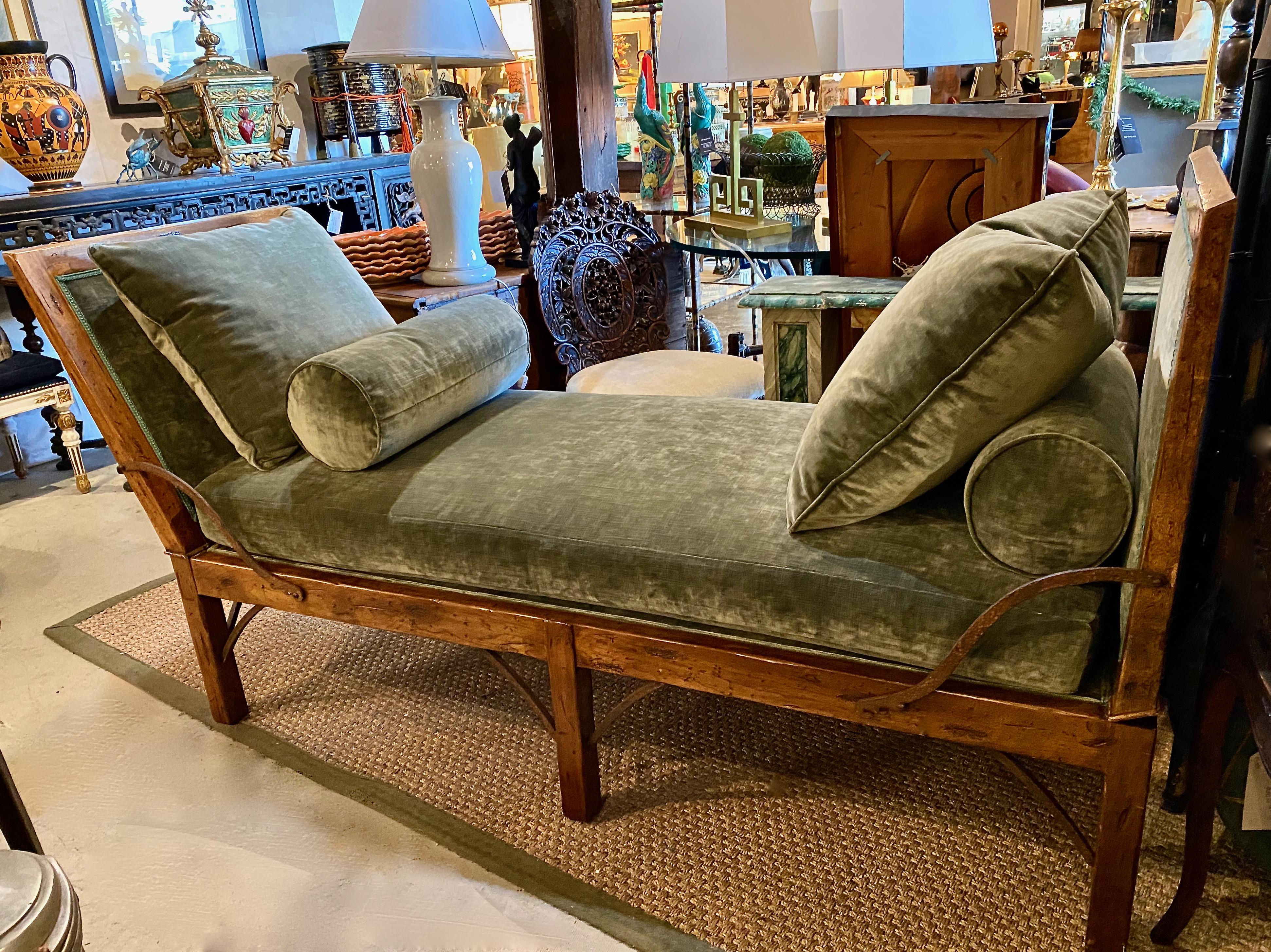 Directoire-Style Daybed 5