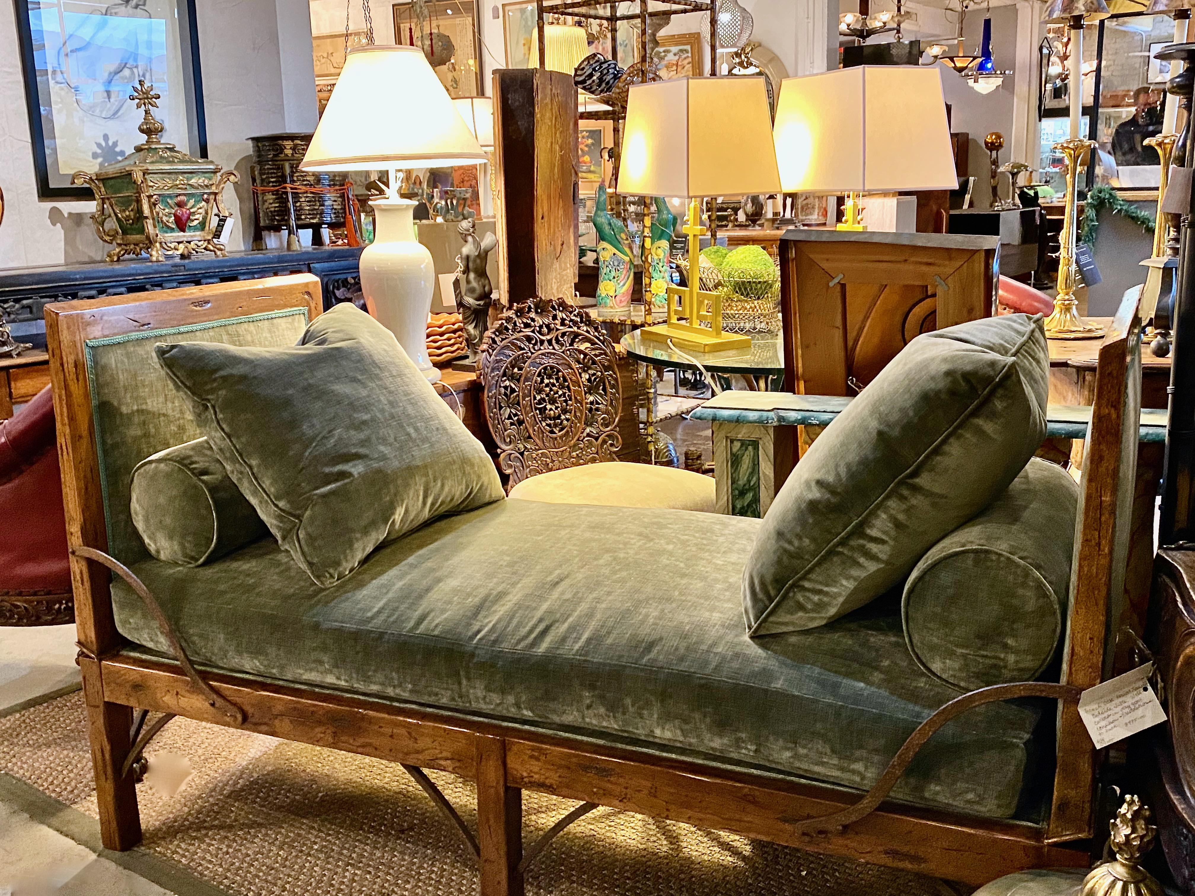 Directoire-Style Daybed 9