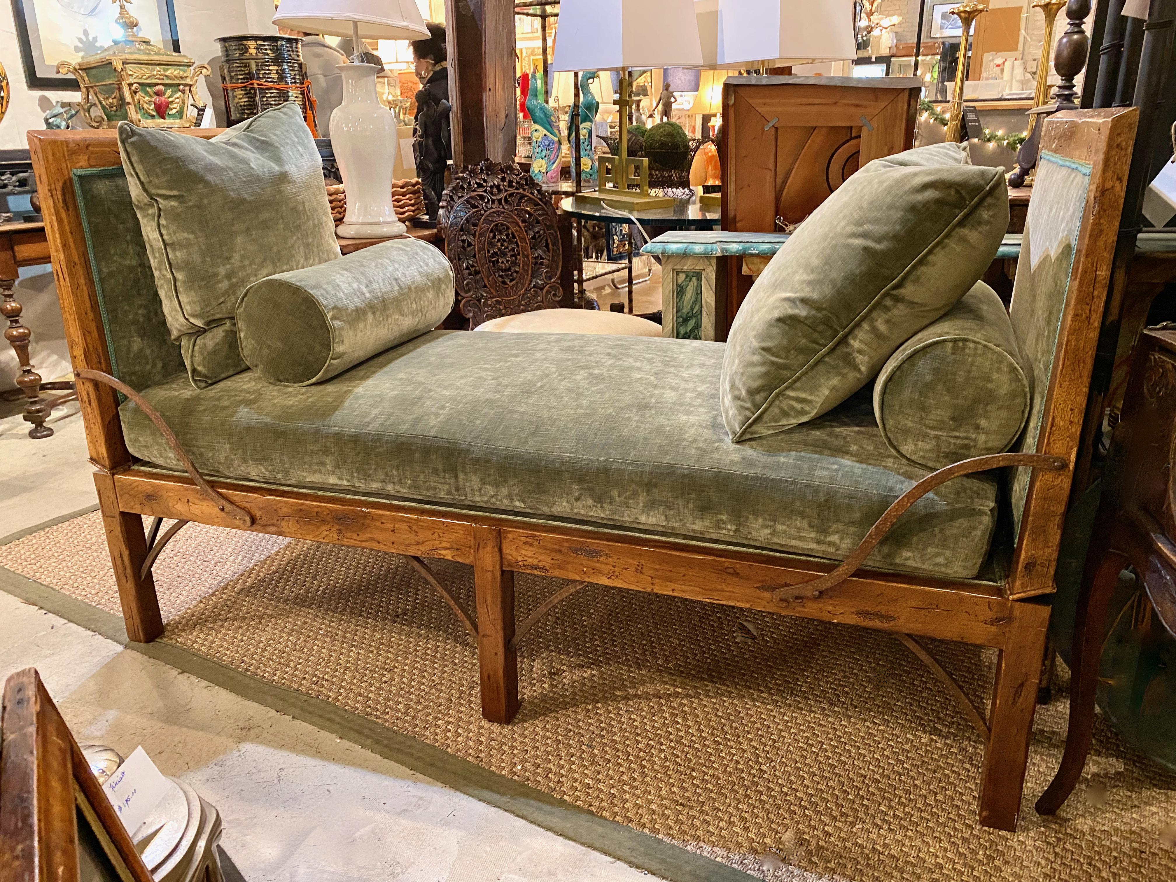 Directoire-Style Daybed 4