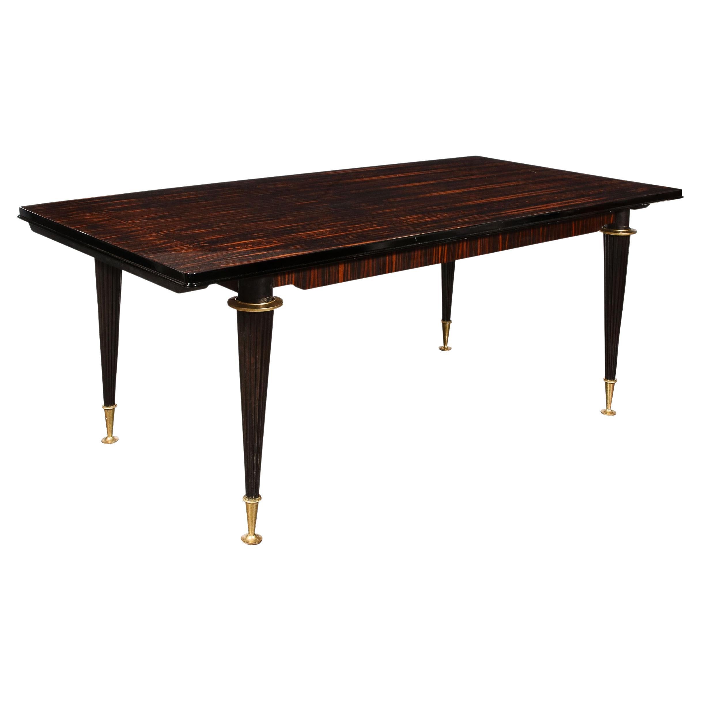 Table de salle à manger de style Directoire en macassar assorti et incrusté avec montures en bronze