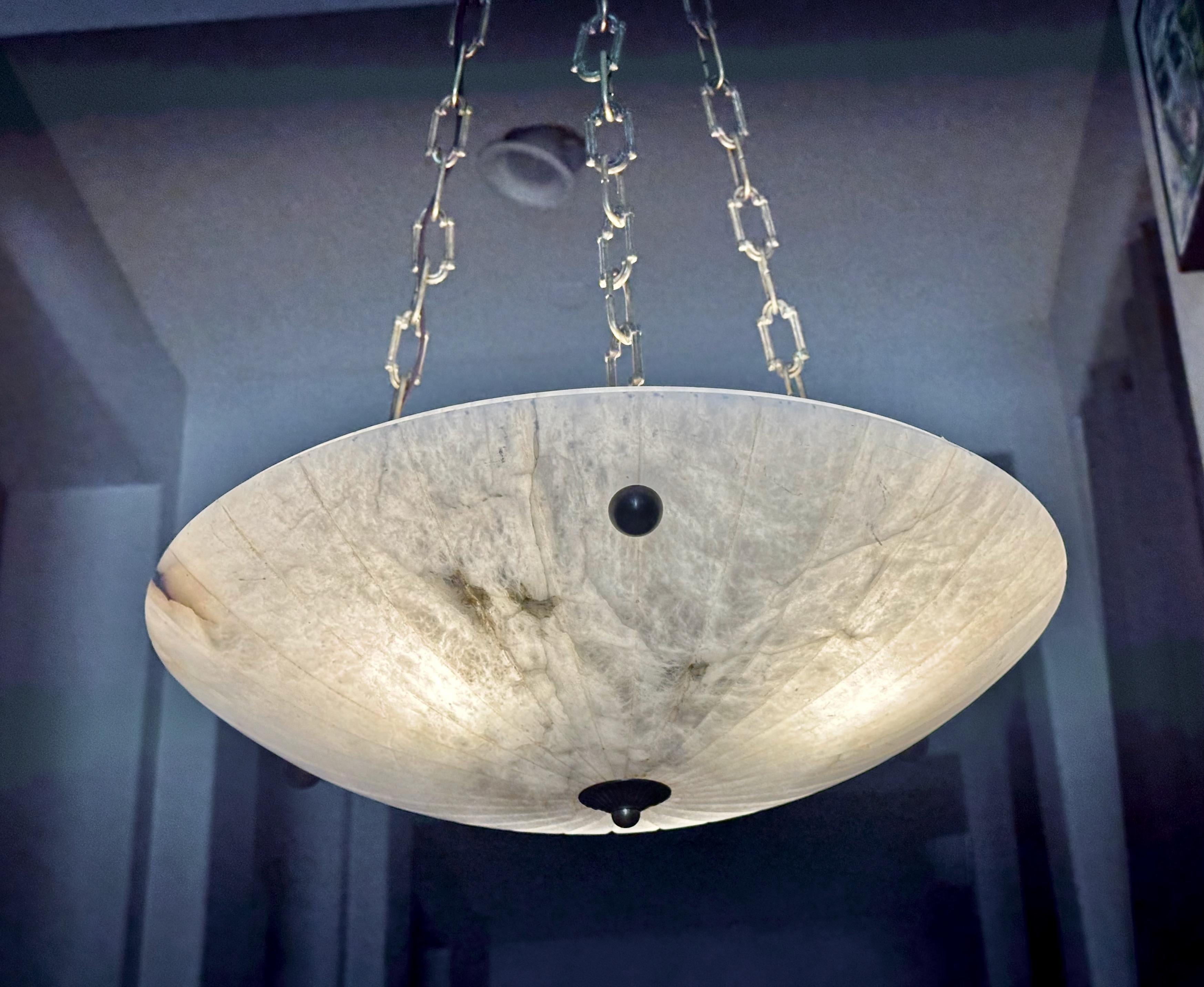Lustre à pendentifs en albâtre de style Directoire en vente 11