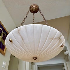 Lustre à pendentifs en albâtre de style Directoire