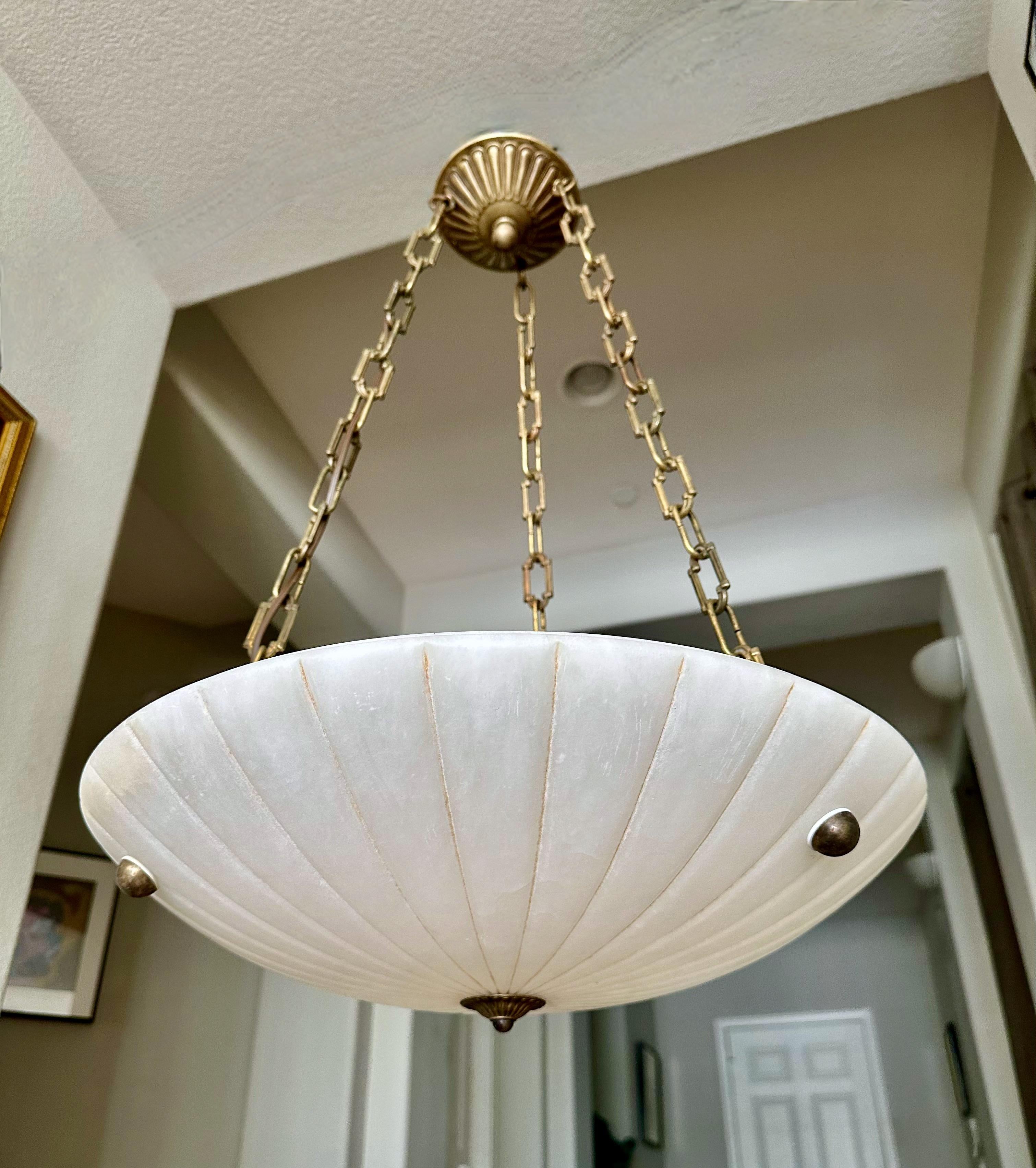 Francese Lampadario a sospensione in alabastro francese in stile Directoire in vendita