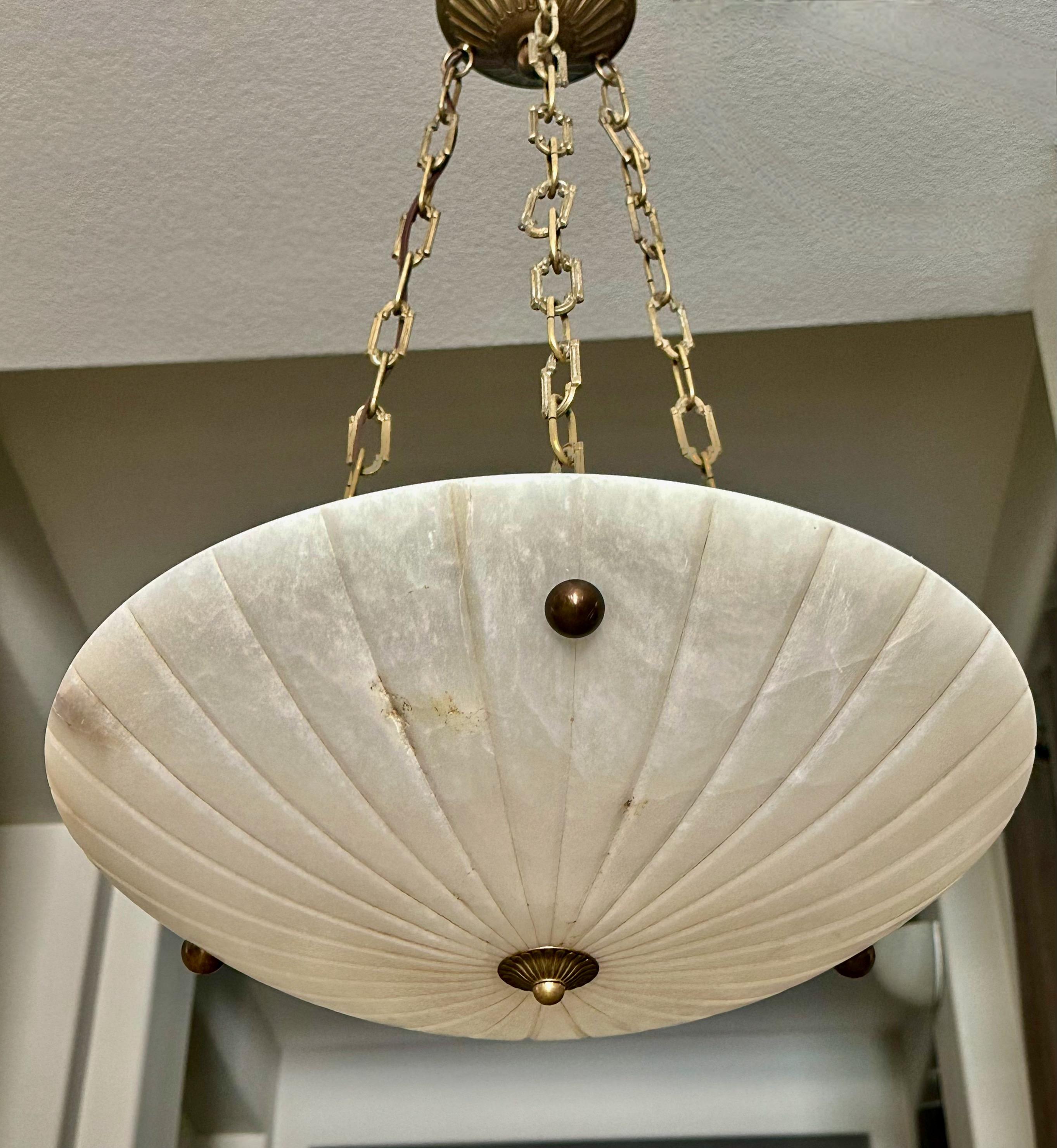 Fin du 20e siècle Lustre à pendentifs en albâtre de style Directoire en vente