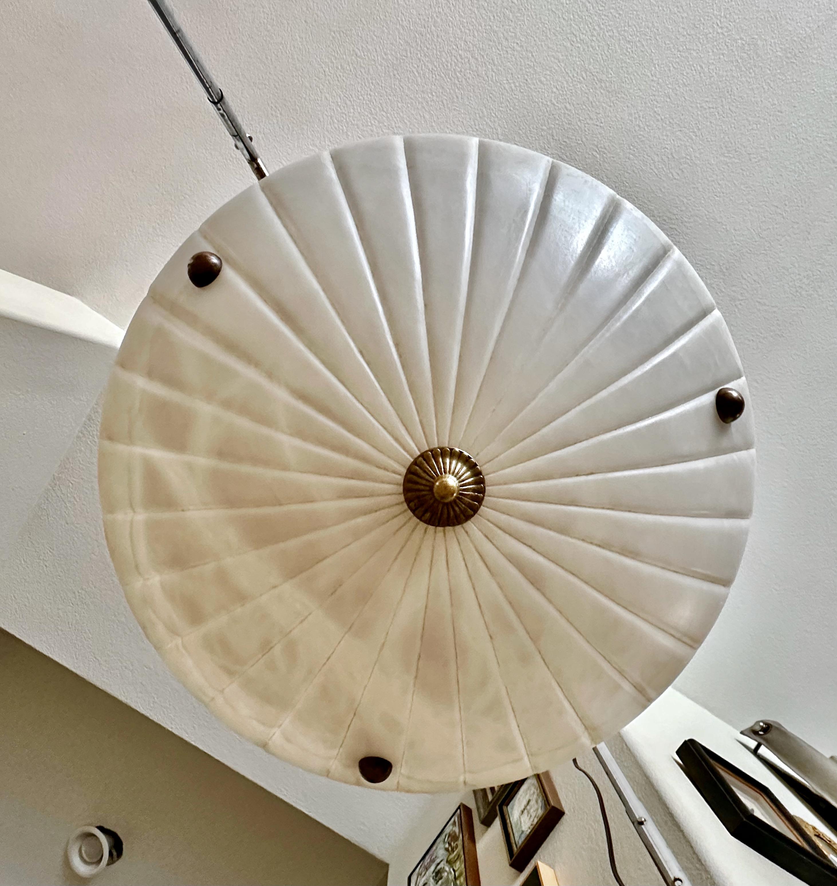 Lustre à pendentifs en albâtre de style Directoire en vente 1