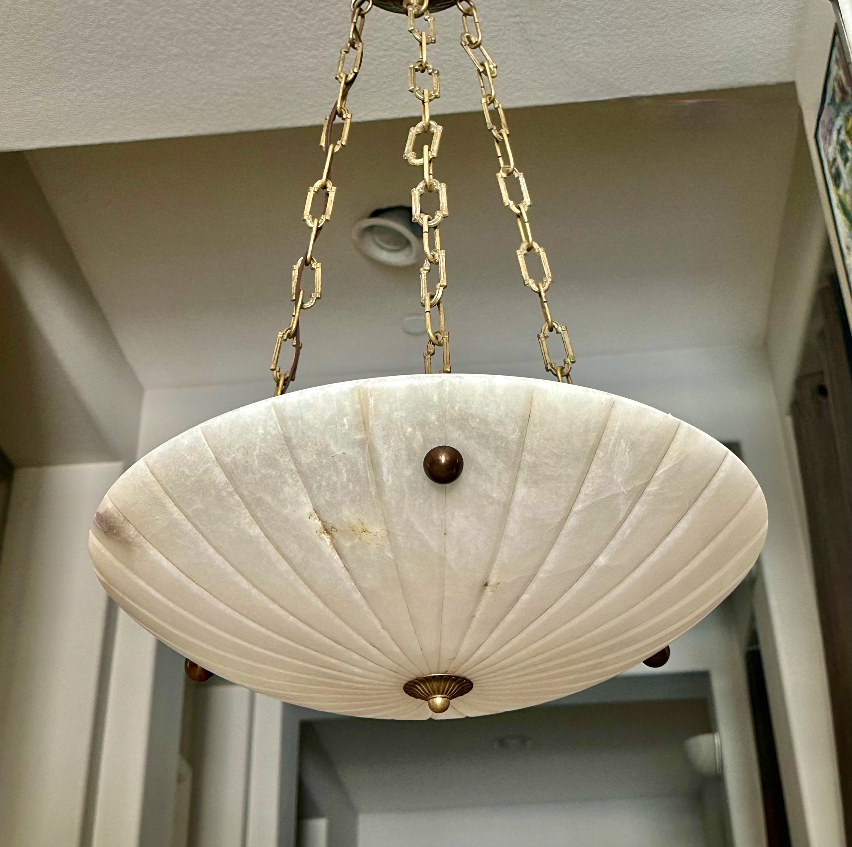 Lustre à pendentifs en albâtre de style Directoire en vente 1