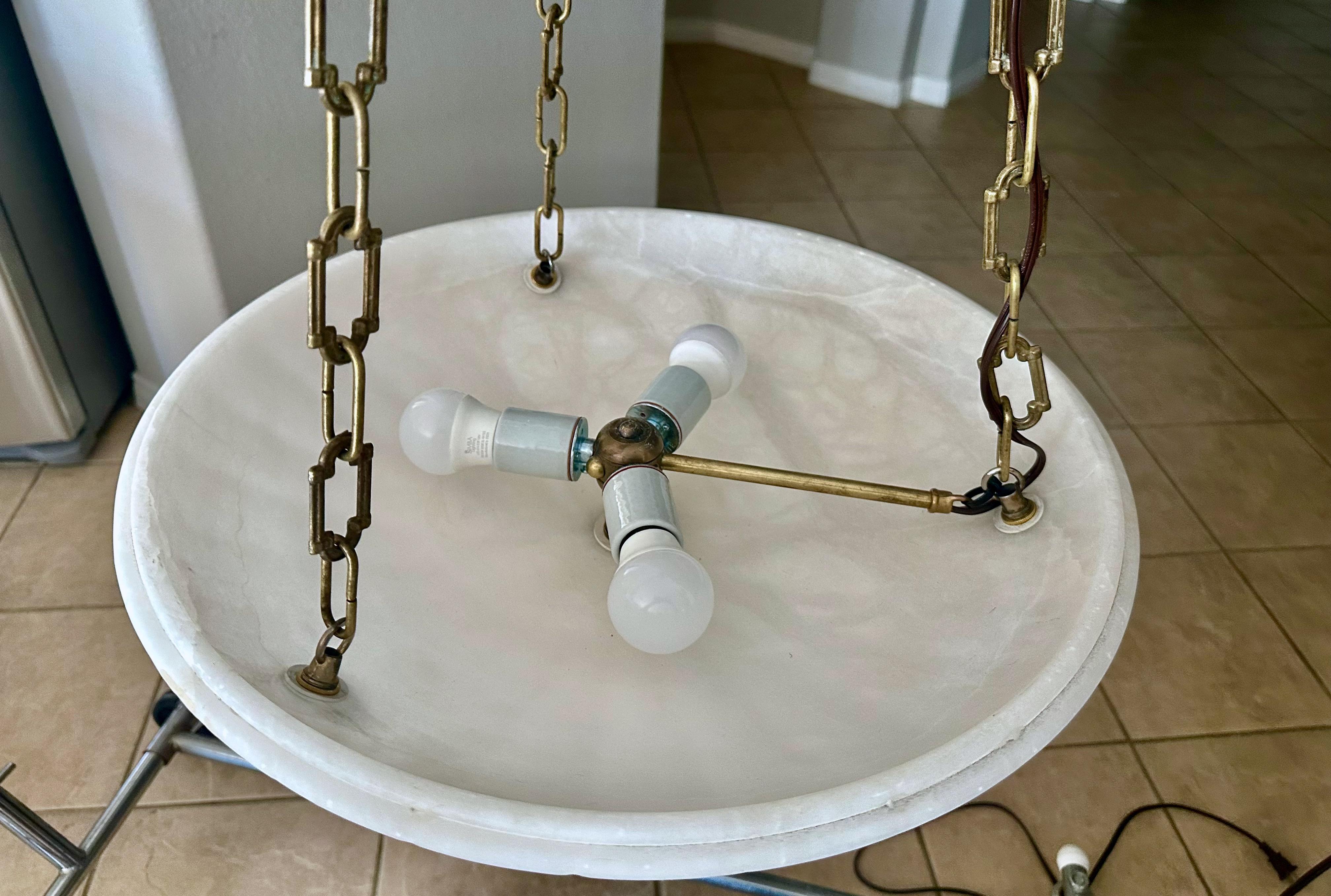 Lustre à pendentifs en albâtre de style Directoire en vente 3