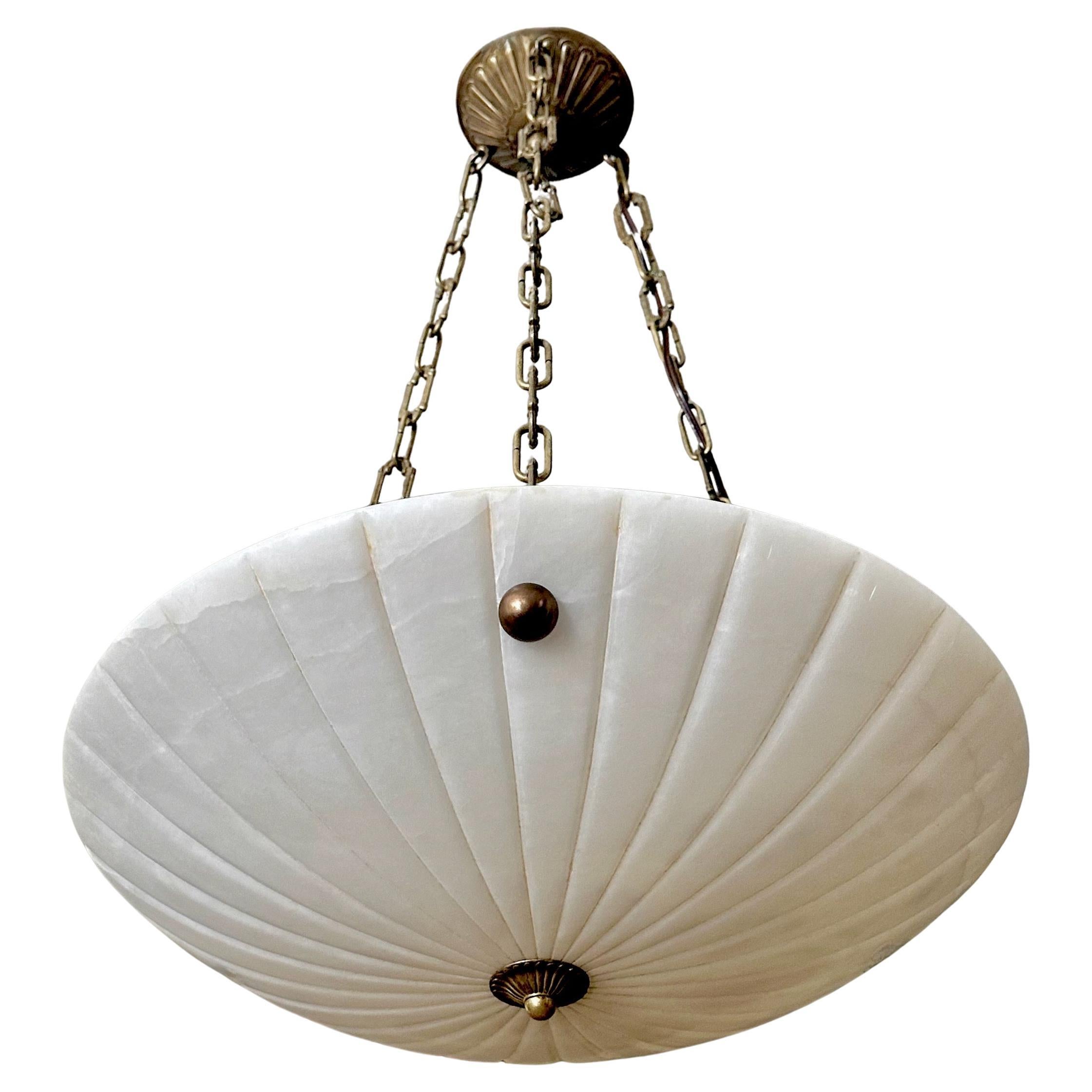 Lustre à pendentifs en albâtre de style Directoire