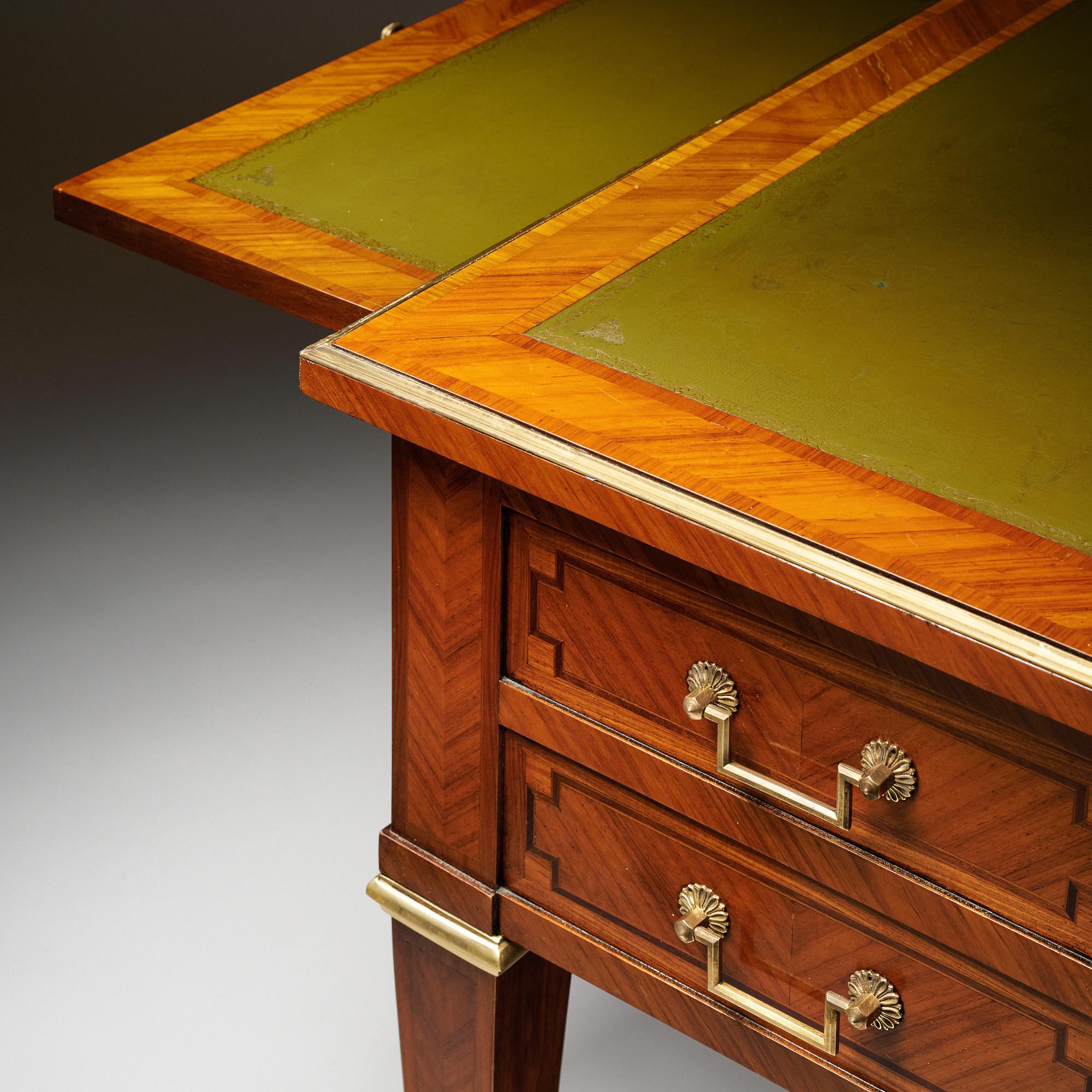 Antiker französischer Schreibtisch im Directoire-Stil im Angebot 4