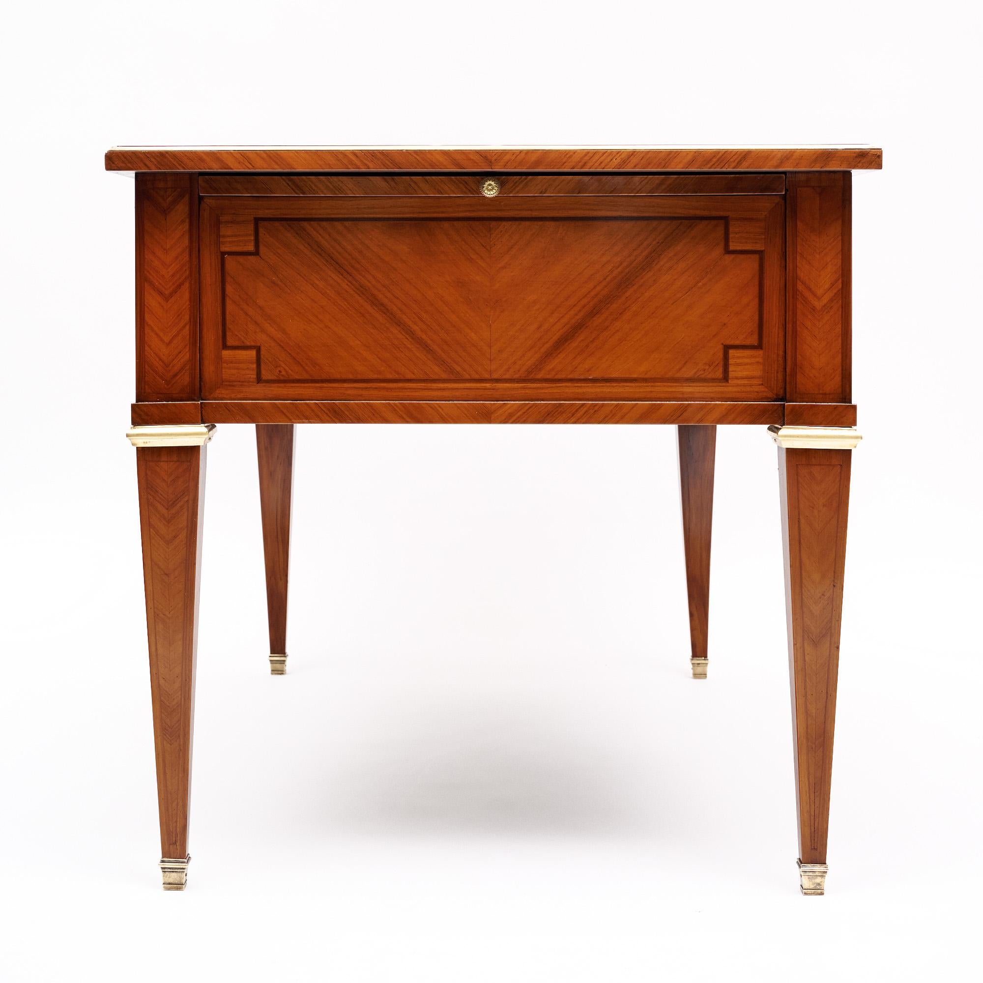Antiker französischer Schreibtisch im Directoire-Stil im Angebot 1