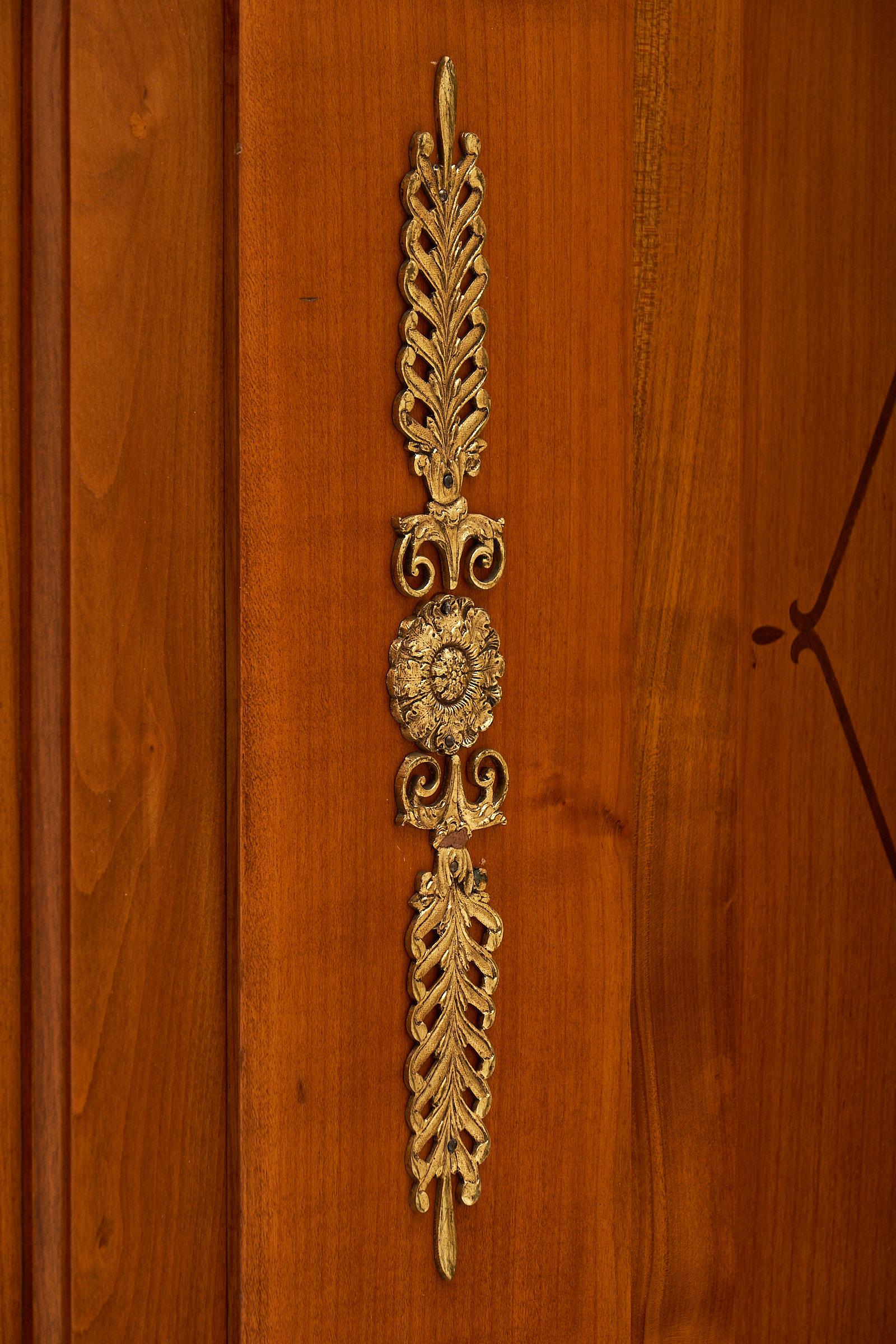 Directoire Style French Cherrywood Buffet (Frühes 20. Jahrhundert)