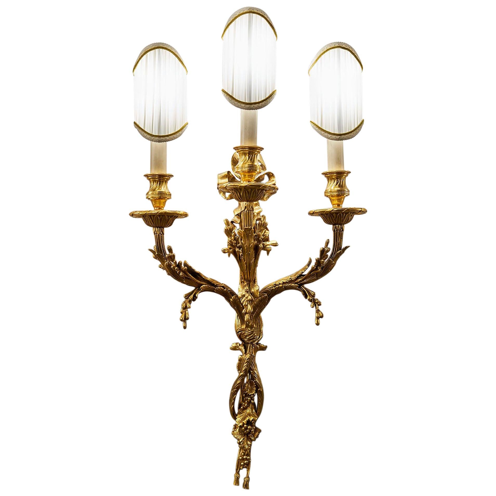 Applique à trois lumières en bronze doré de style Directoire de Gherardo degli Albizzi