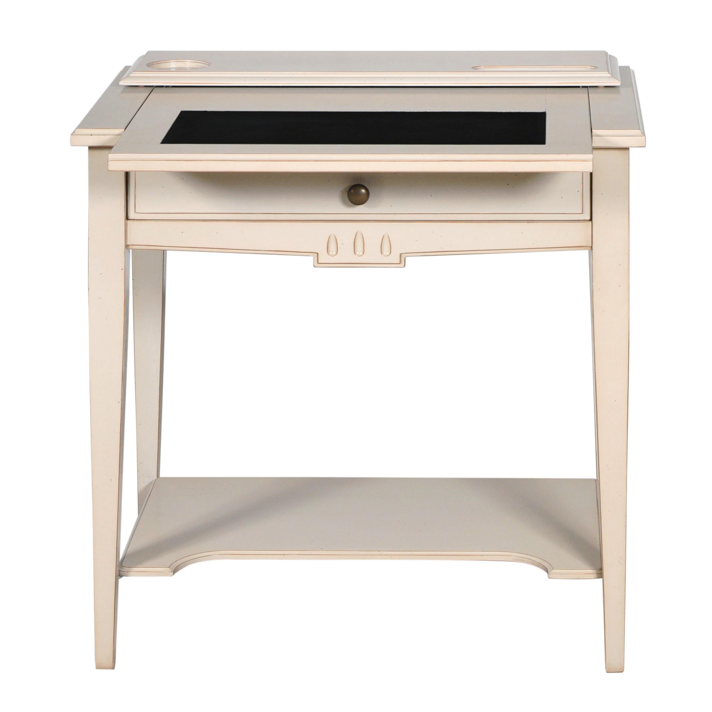 French Directoire style desk with a shelf and leather pad, light grey lacquered For Sale 3