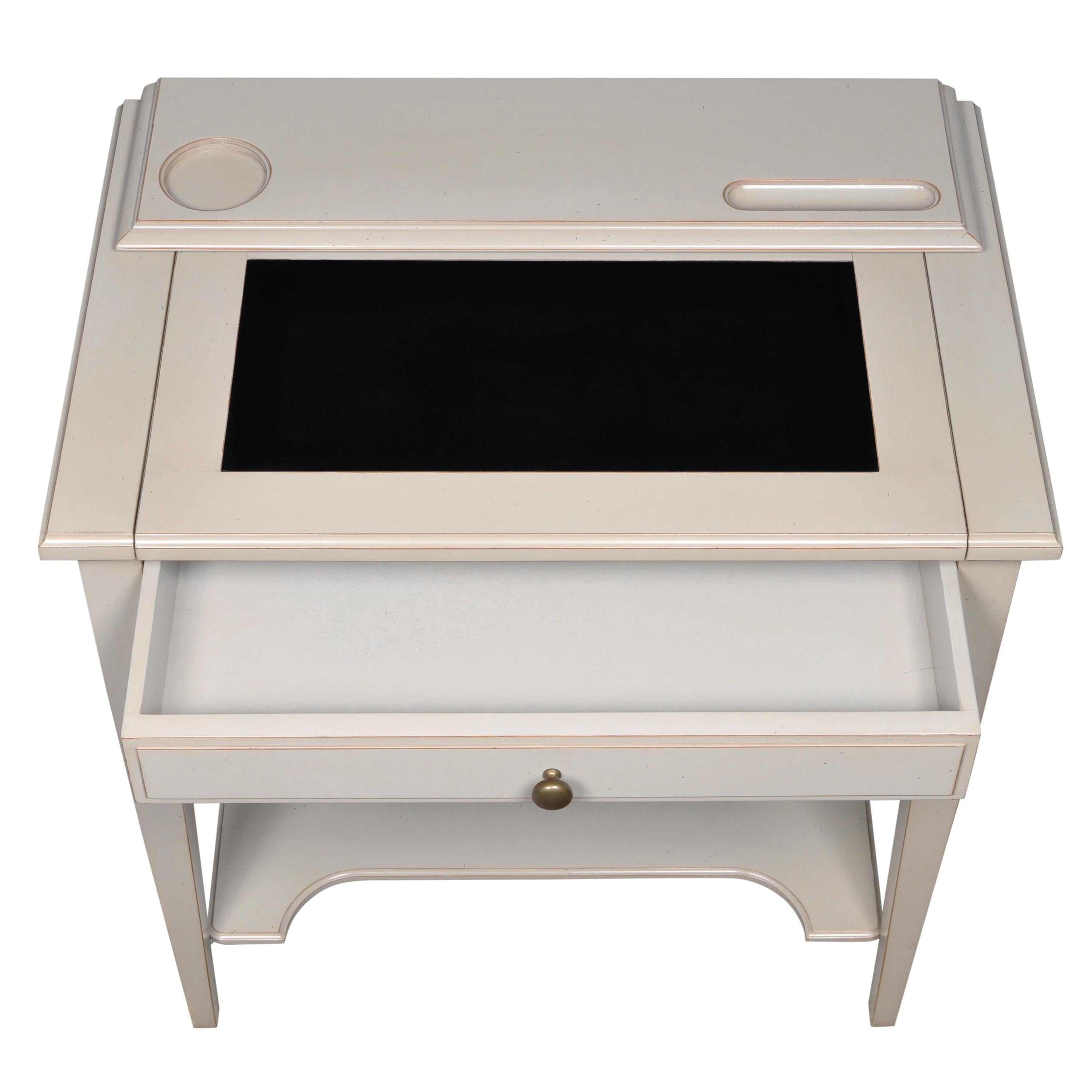 Contemporary French Directoire style desk with a shelf and leather pad, light grey lacquered For Sale