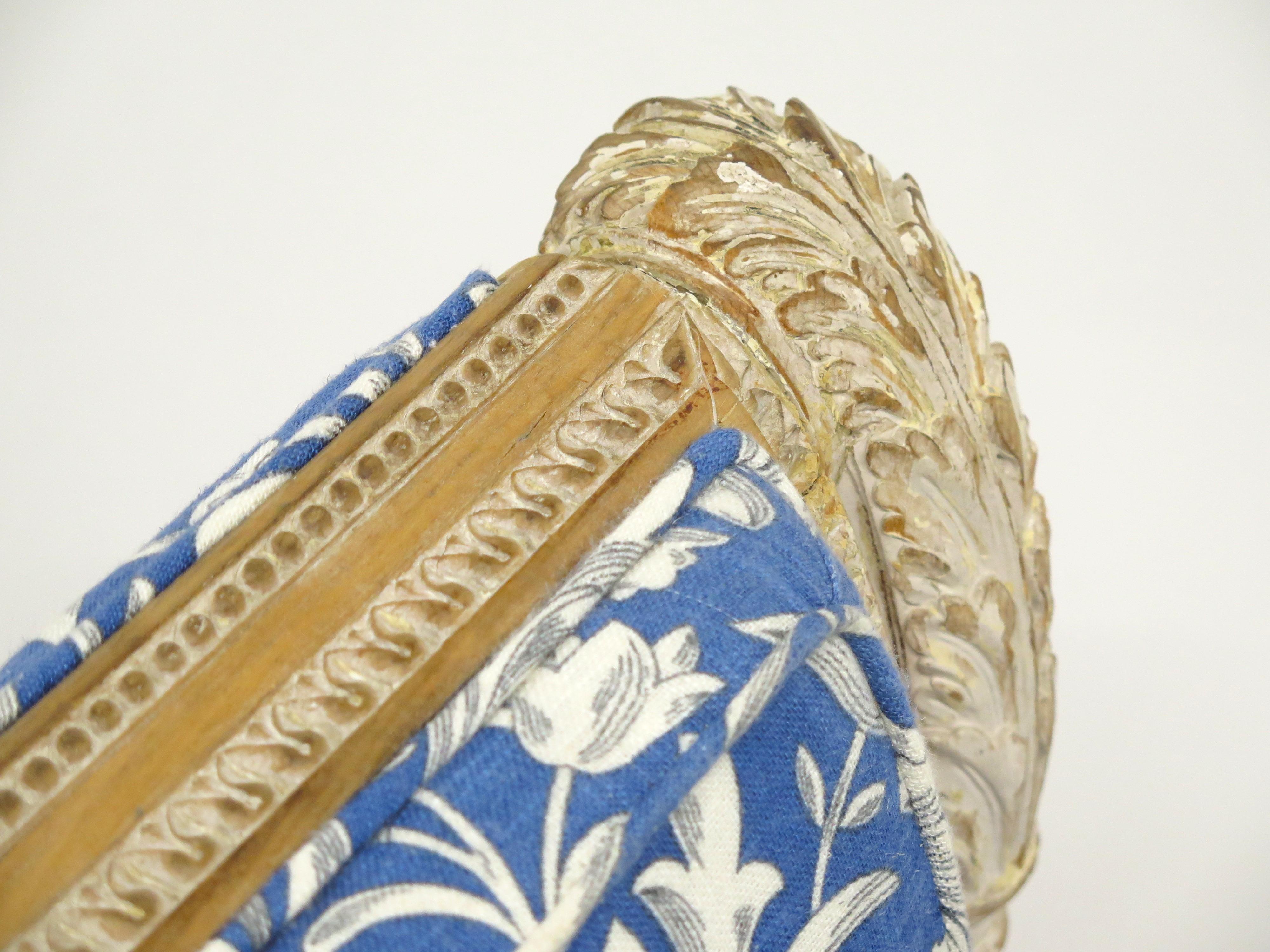 Canapé de style Directoire avec cadre sculpté et peint en vente 1